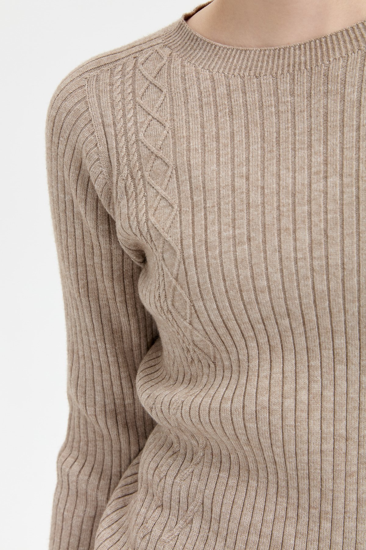 24183Kadın Sıfır Yaka Dikişsiz Önü Desenli Kazak Vizon