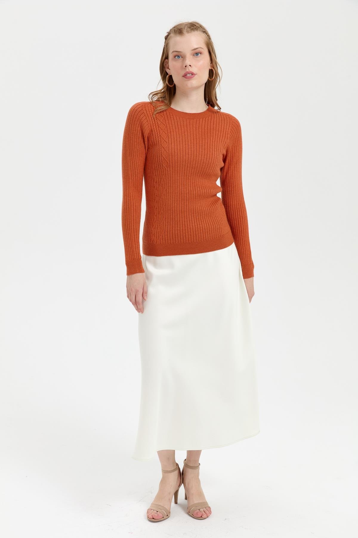 24183Kadın Sıfır Yaka Dikişsiz Önü Desenli Kazak Turuncu