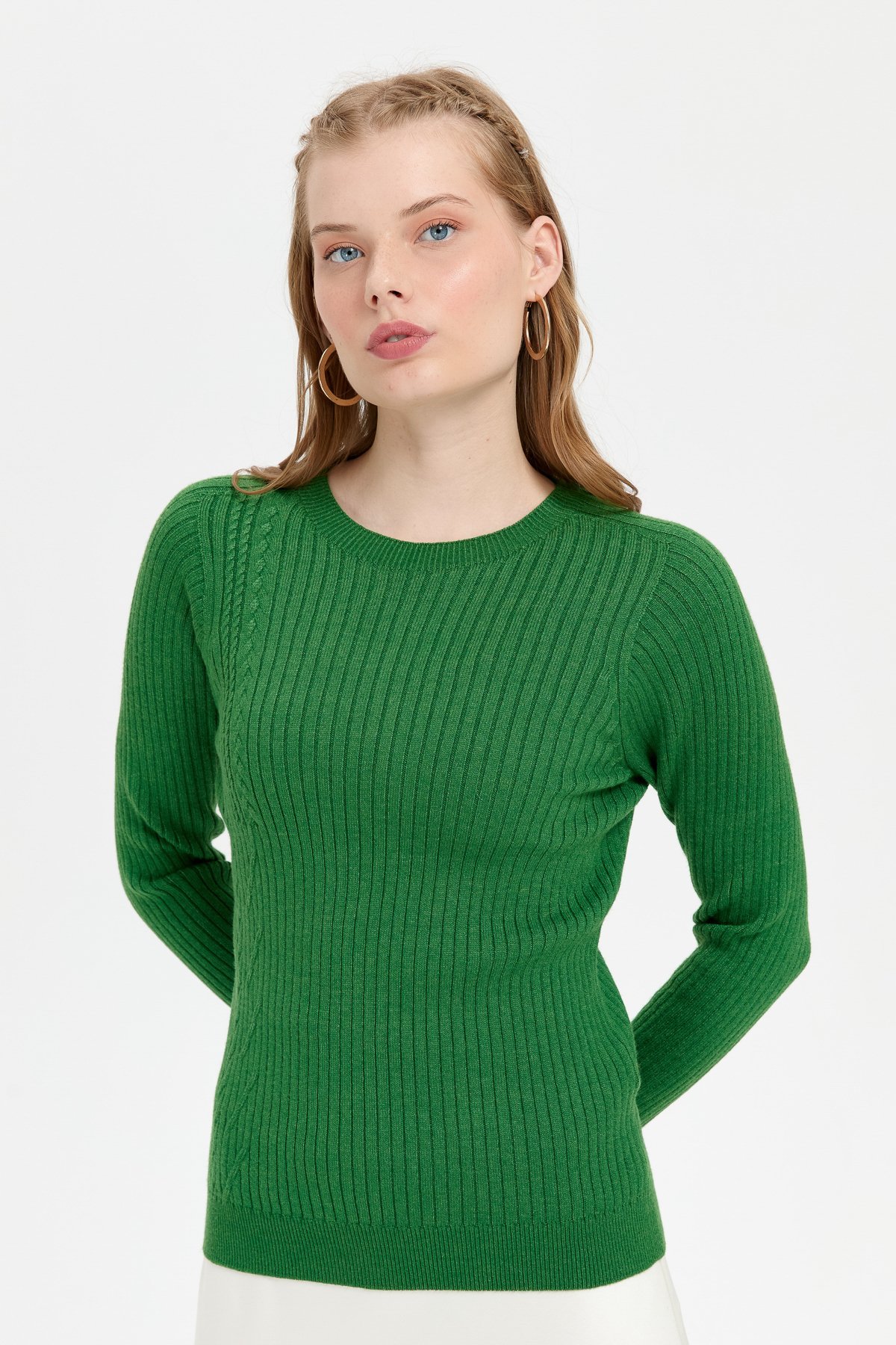 24183Kadın Sıfır Yaka Dikişsiz Önü Desenli Kazak K.Yosun