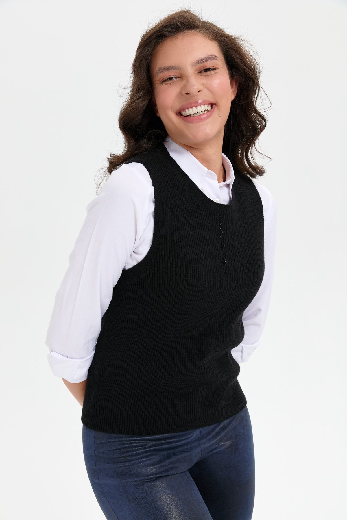 24157Kadın Sıfır Yaka Dikişsiz Önü Düğmeli Yün Süveter Siyah