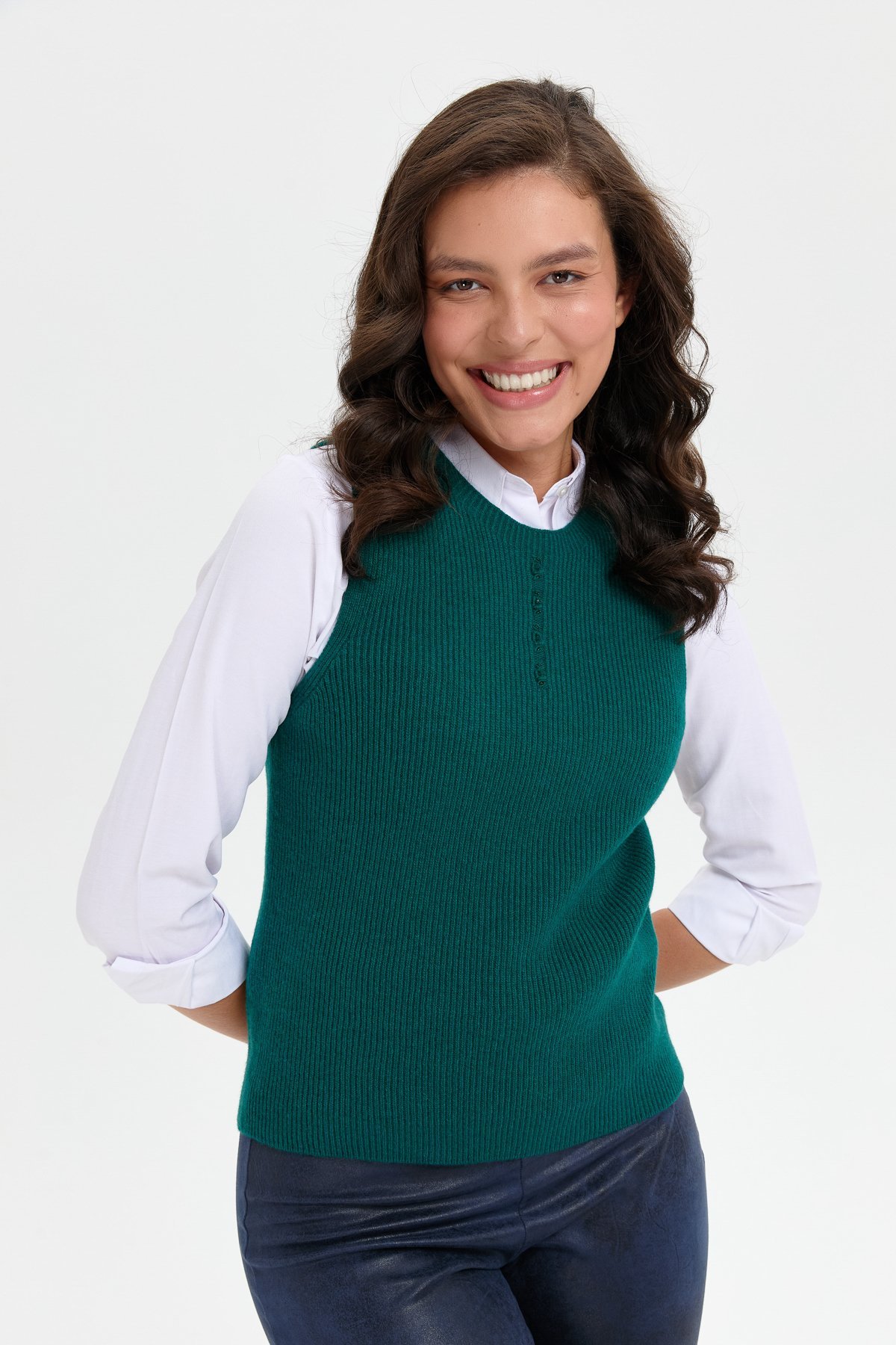 24157Kadın Sıfır Yaka Dikişsiz Önü Düğmeli Yün Süveter K.Ö.başı