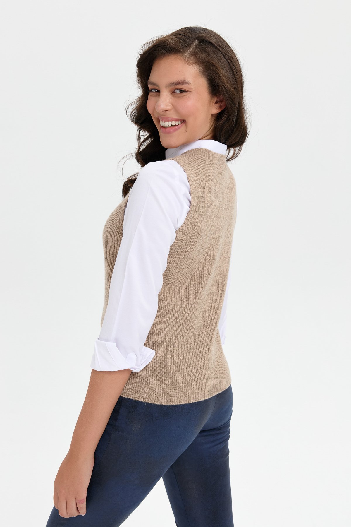 24157Kadın Sıfır Yaka Dikişsiz Önü Düğmeli Yün Süveter K.Bej