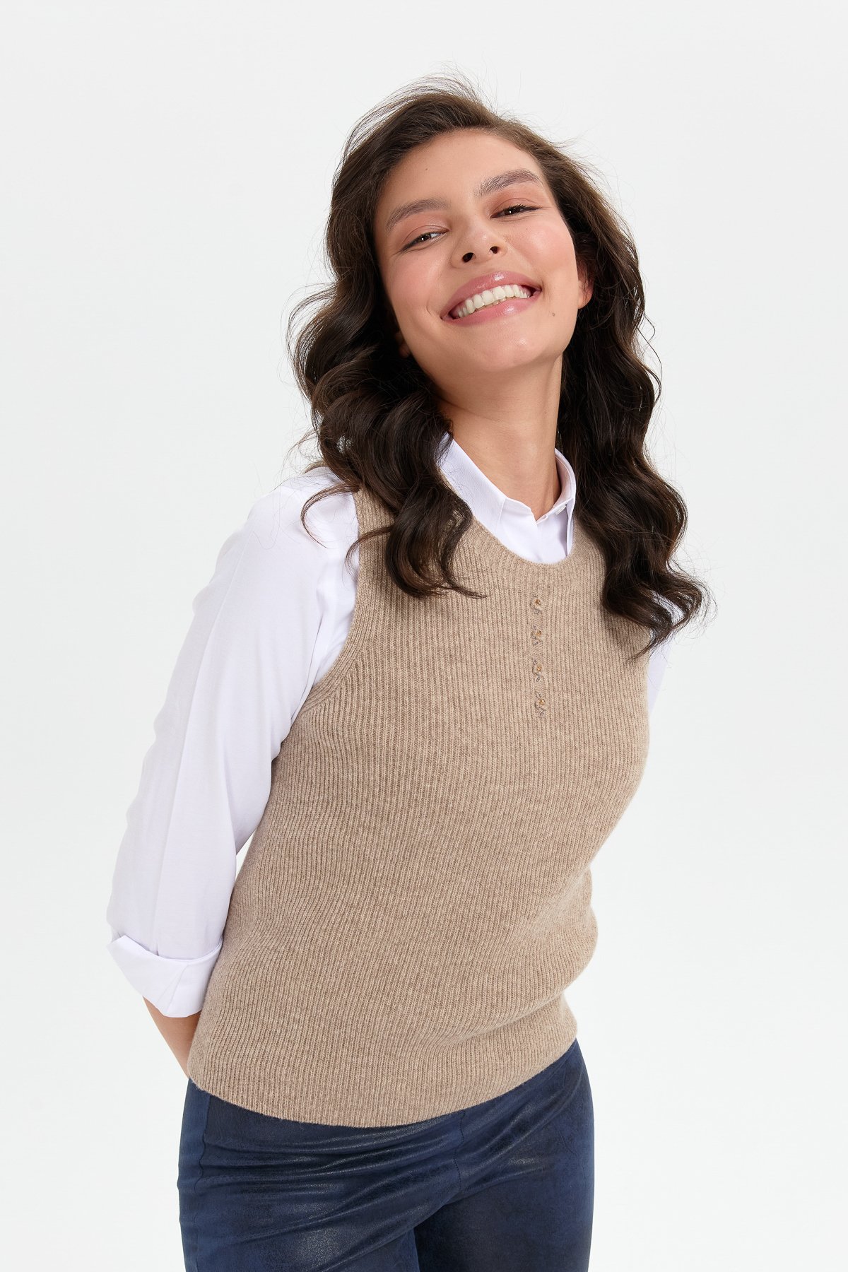 24157Kadın Sıfır Yaka Dikişsiz Önü Düğmeli Yün Süveter K.Bej