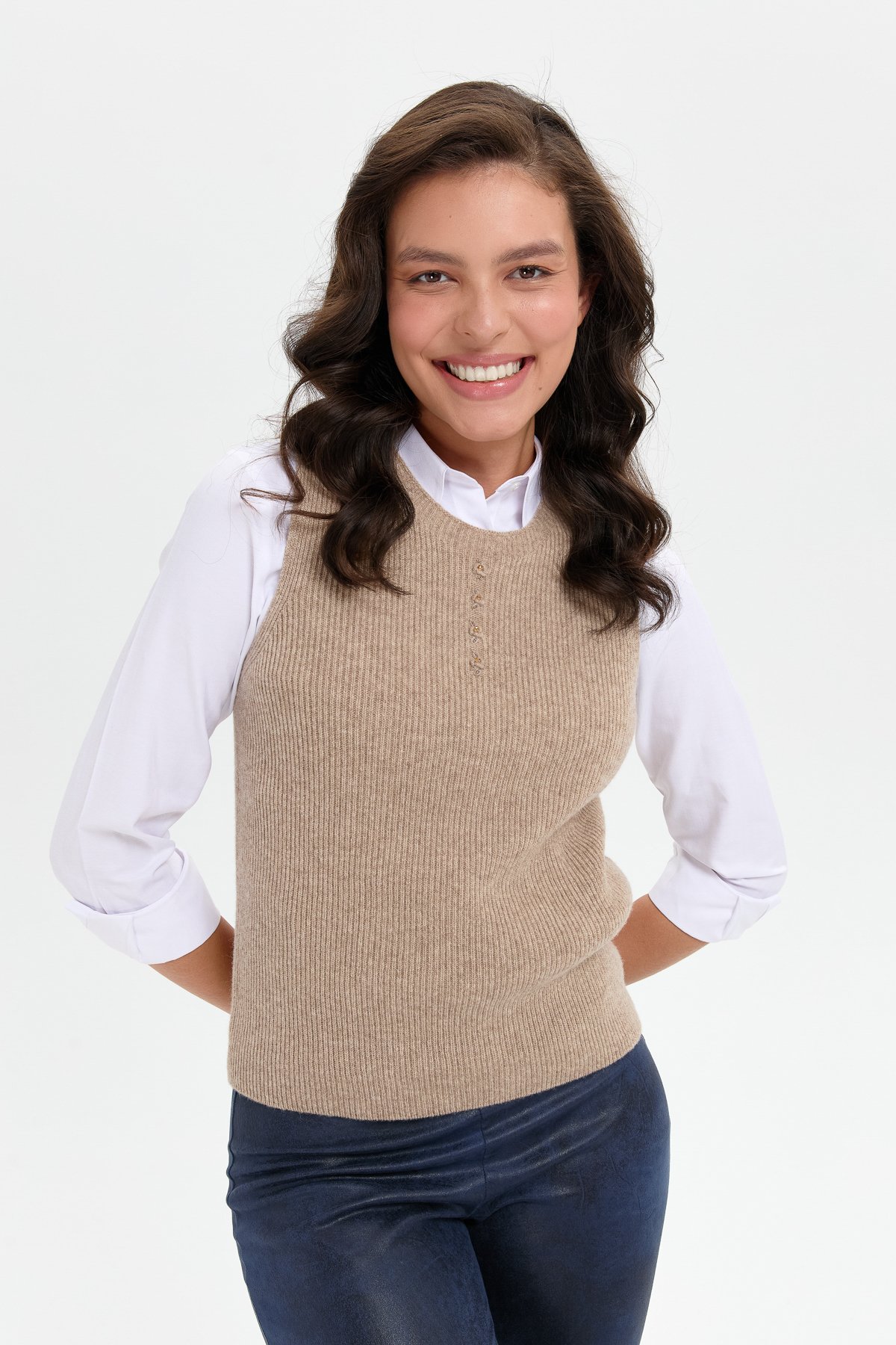 24157Kadın Sıfır Yaka Dikişsiz Önü Düğmeli Yün Süveter K.Bej