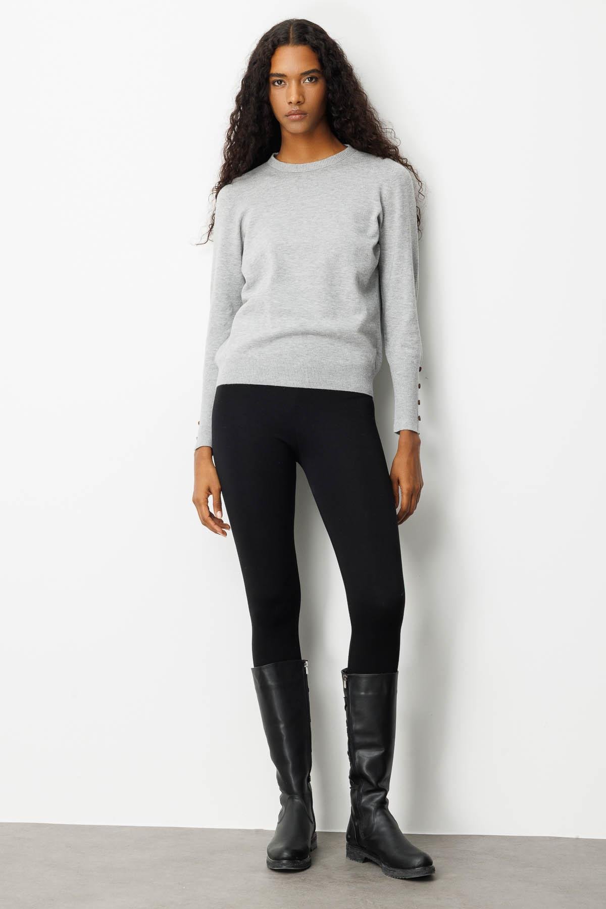 23331Kadın Sıfır Yaka Önü Kısa Arkası Uzun Kazak Gri