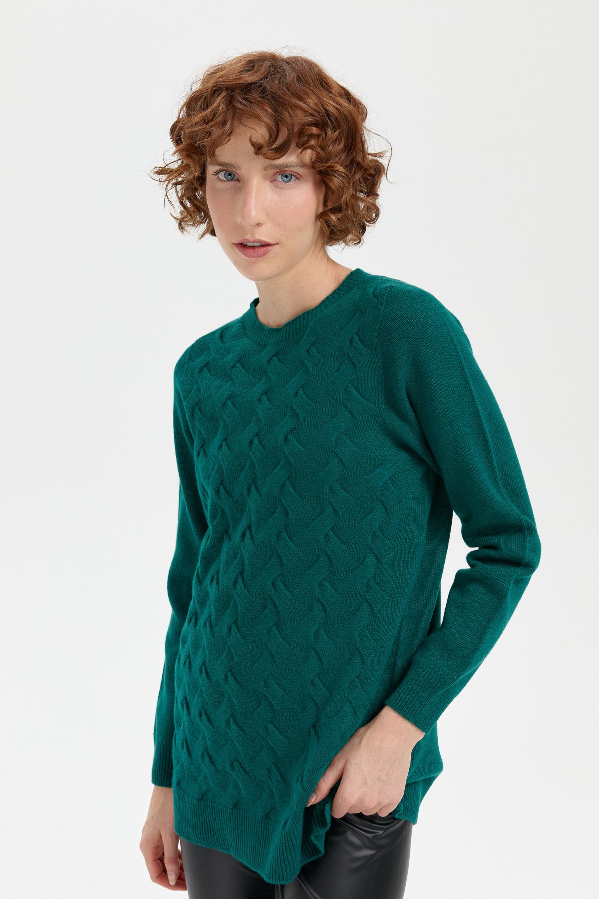 24214Kadın Sıfır Yaka Önü Saç Örgülü Yün Kazak K.Ö.başı