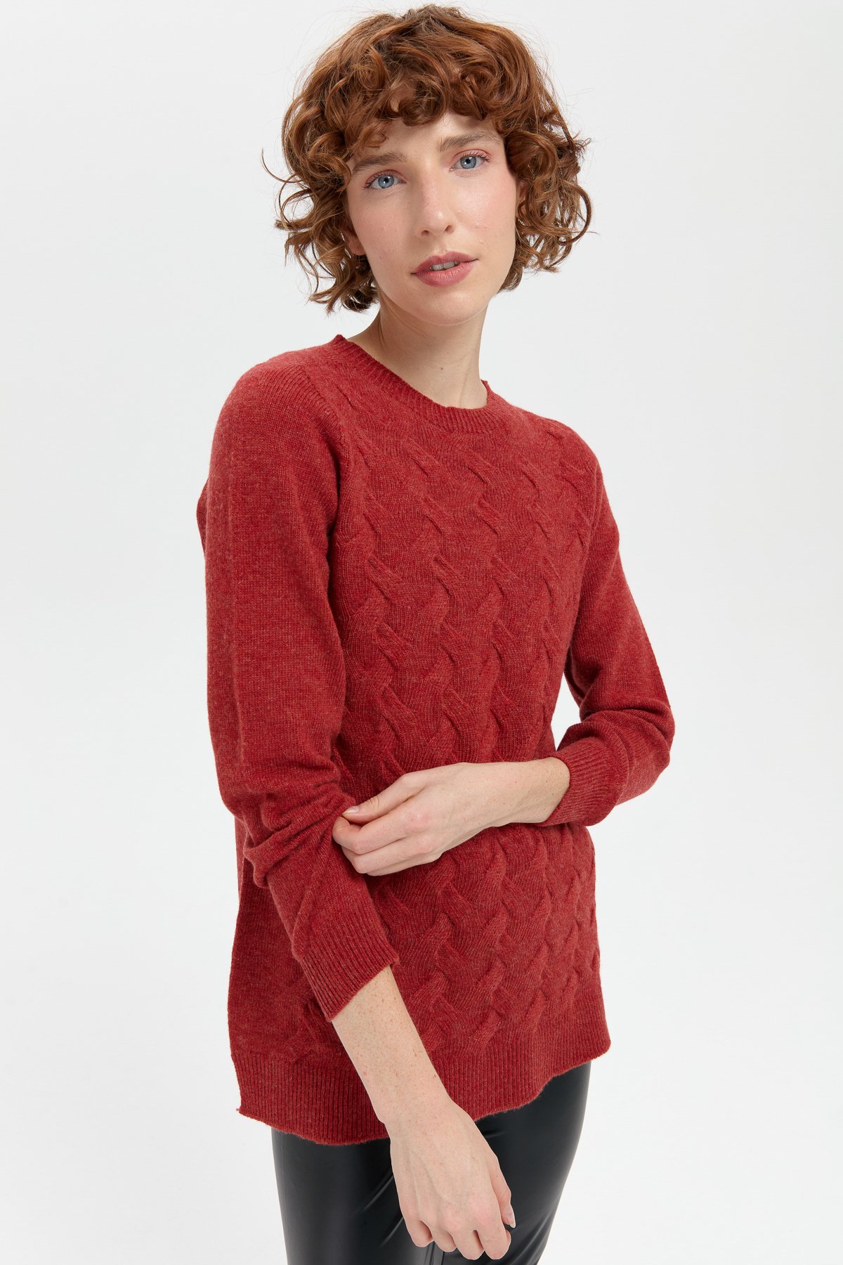 24214Kadın Sıfır Yaka Önü Saç Örgülü Yün Kazak Kiremit