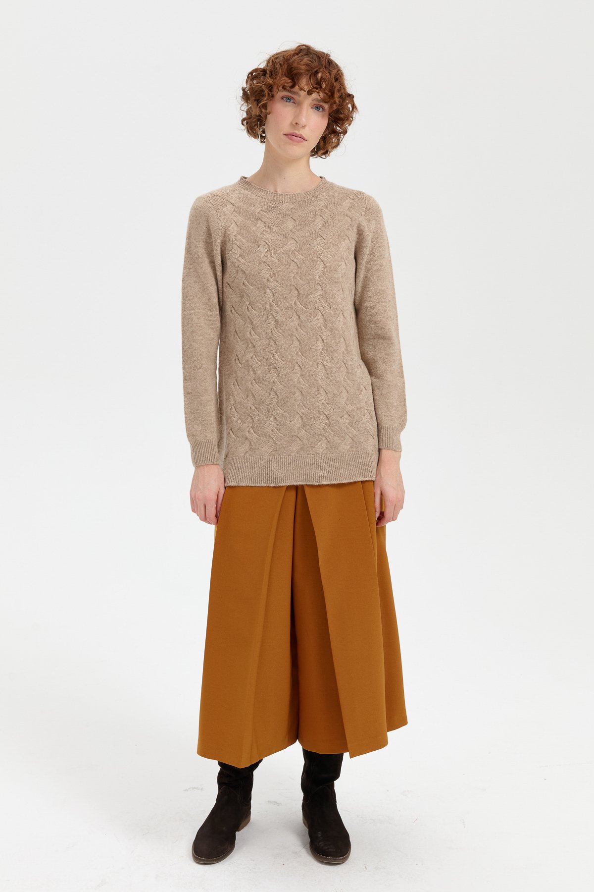 24214Kadın Sıfır Yaka Önü Saç Örgülü Yün Kazak K.Bej