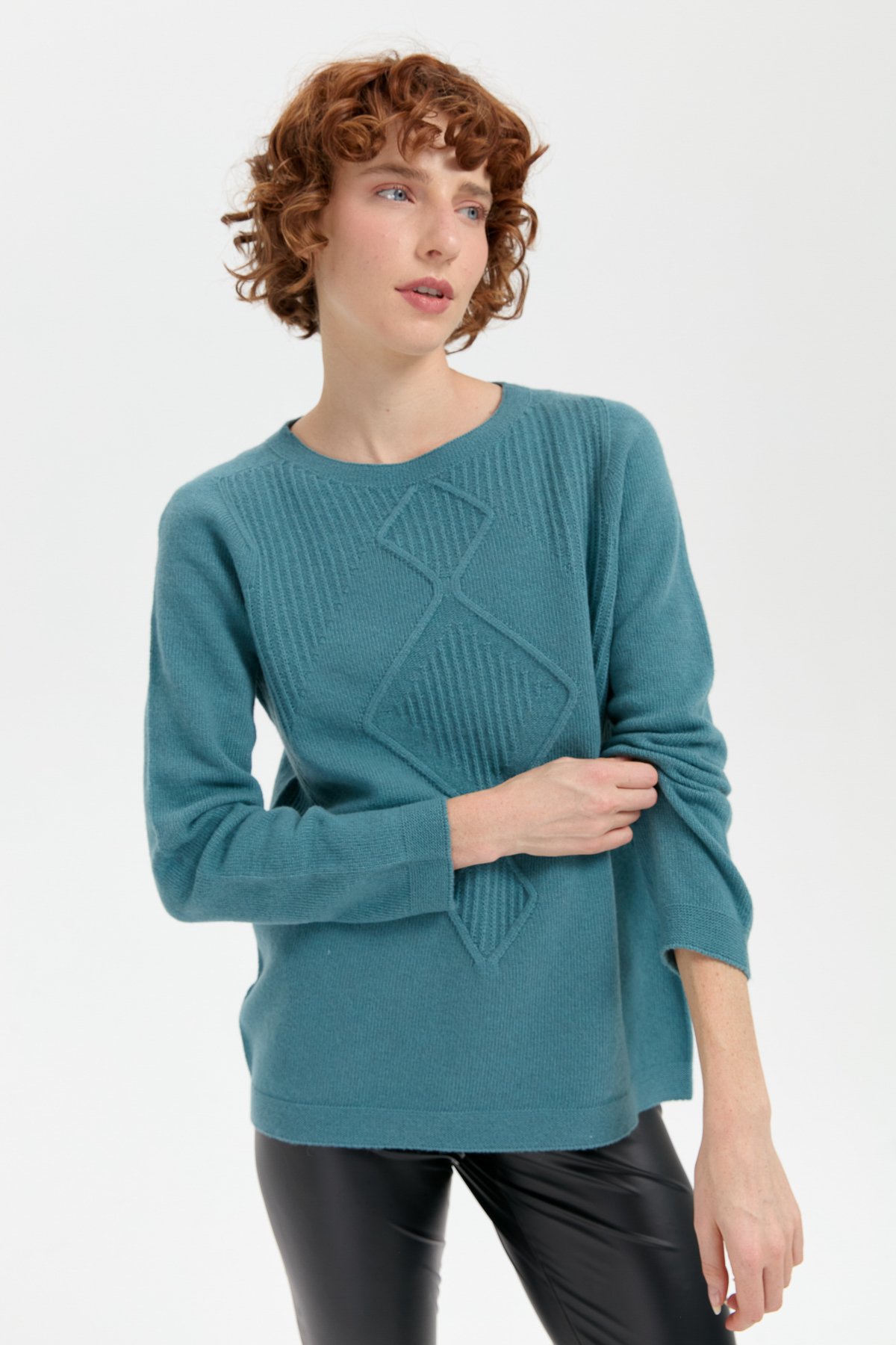 24199Kadın Sıfır Yaka Dikişsiz Önü Selanik Baklavalı Yün Kazak M.Yeşili