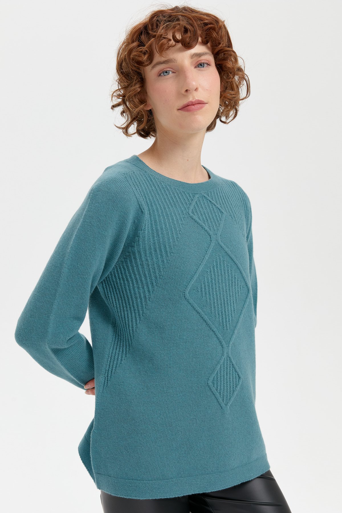 24199Kadın Sıfır Yaka Dikişsiz Önü Selanik Baklavalı Yün Kazak M.Yeşili