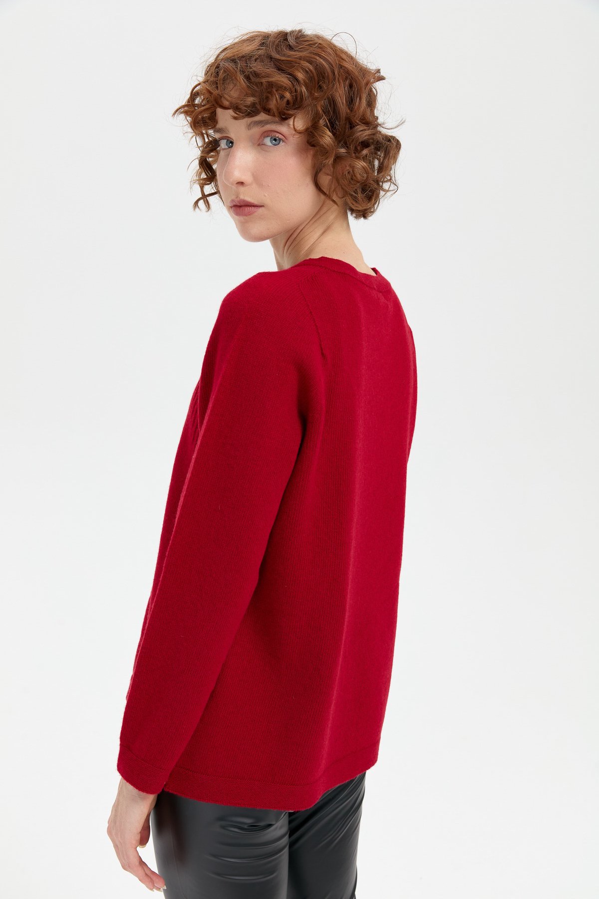 24199Kadın Sıfır Yaka Dikişsiz Önü Selanik Baklavalı Yün Kazak K.Kırmızı