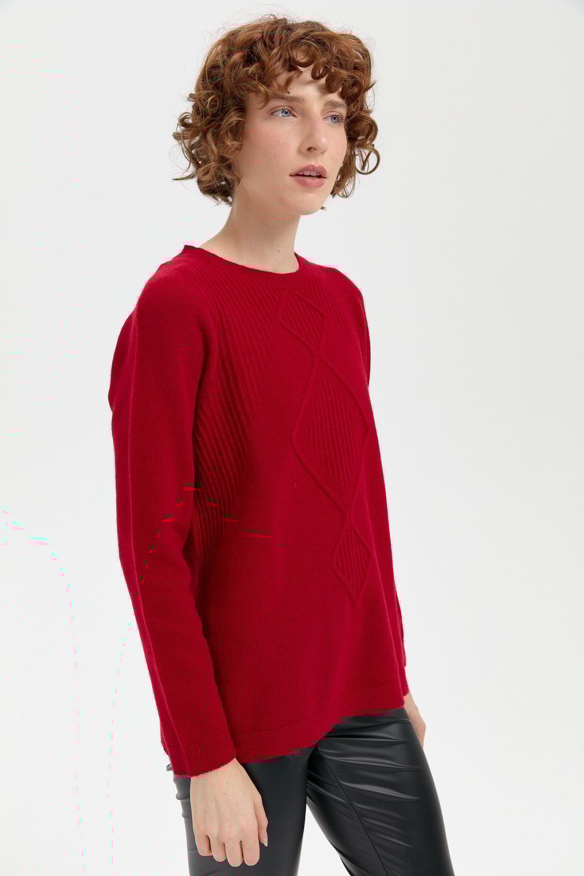 24199Kadın Sıfır Yaka Dikişsiz Önü Selanik Baklavalı Yün Kazak K.Kırmızı