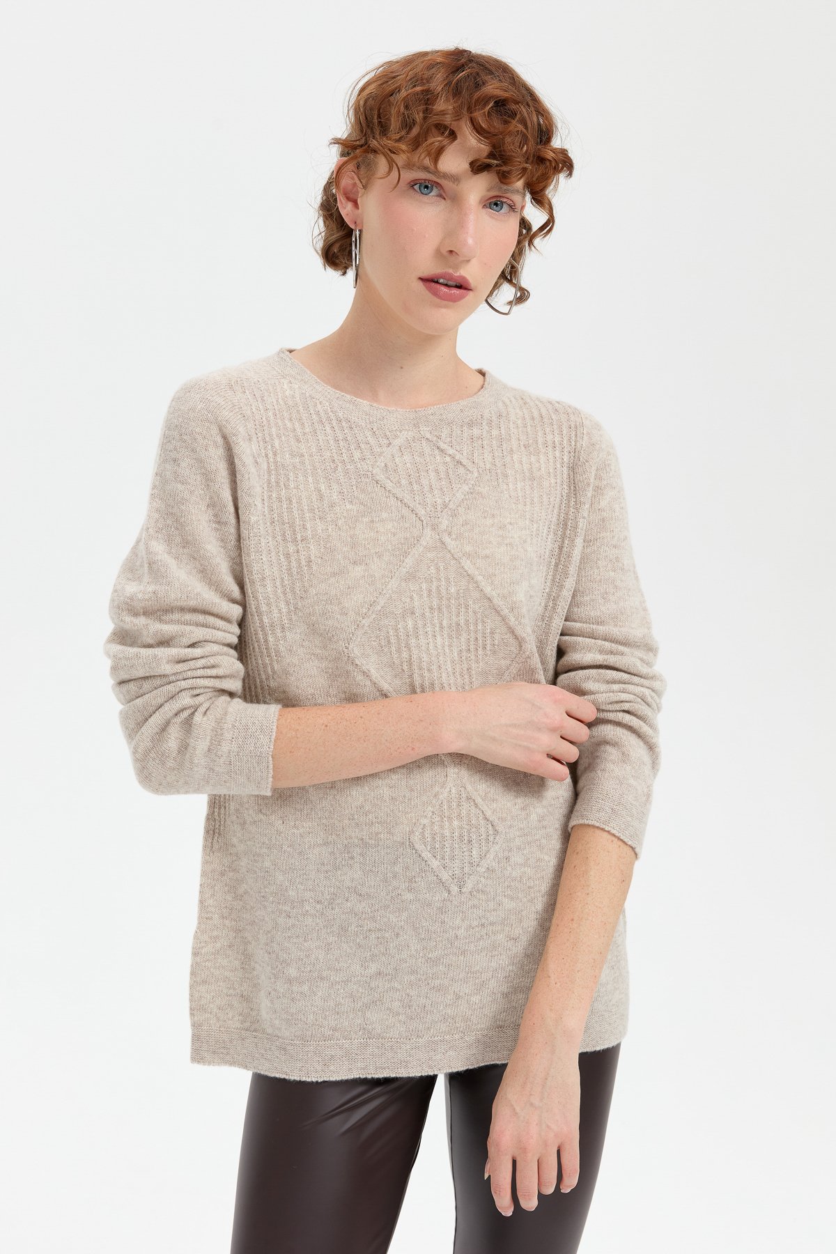 24199Kadın Sıfır Yaka Dikişsiz Önü Selanik Baklavalı Yün Kazak V.Bej