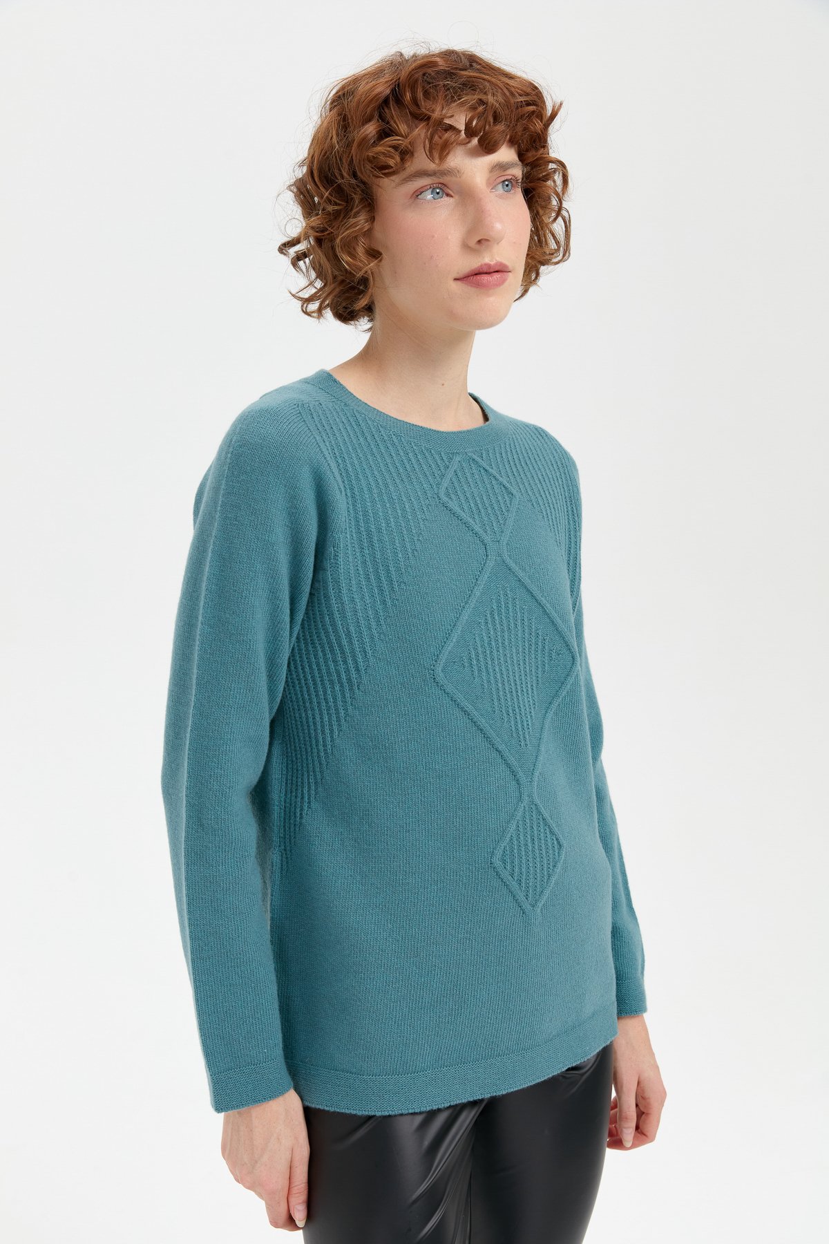 24199Kadın Sıfır Yaka Dikişsiz Önü Selanik Baklavalı Yün Kazak M.Yeşili