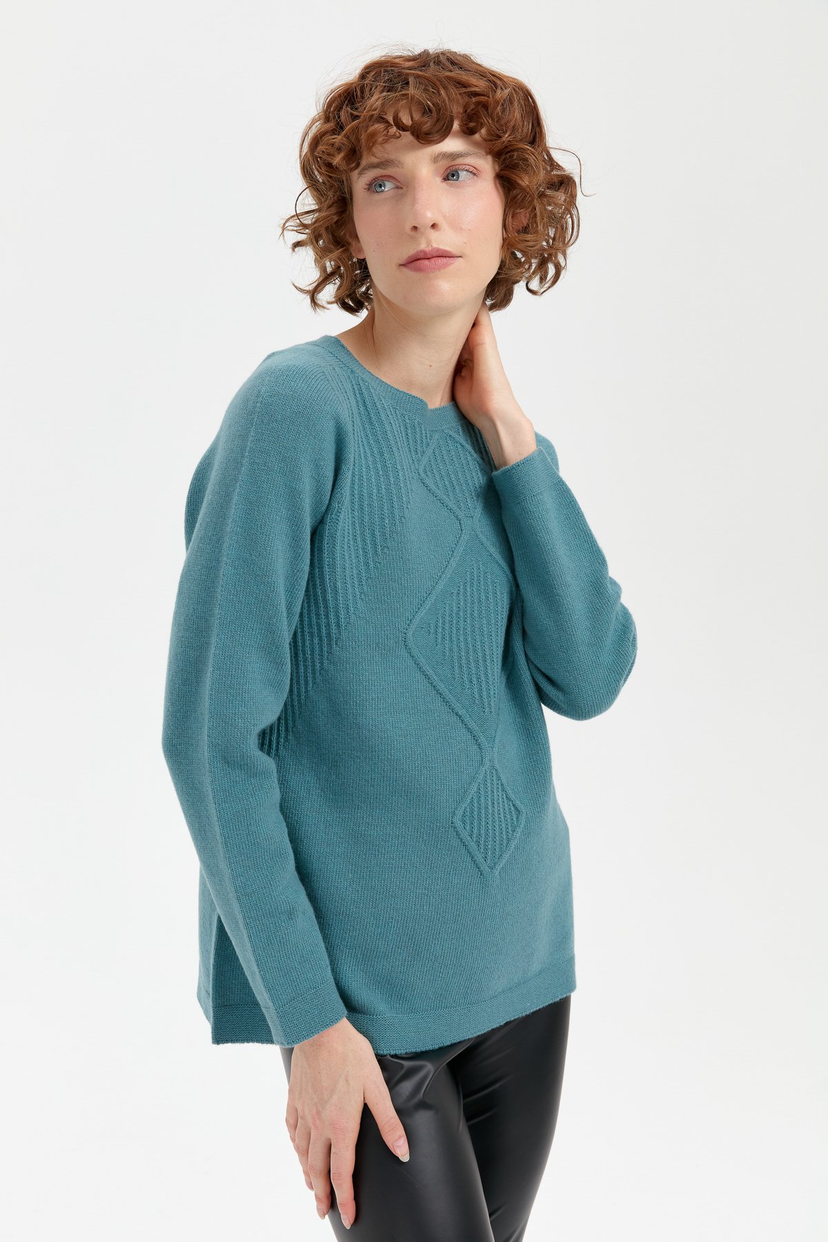 24199Kadın Sıfır Yaka Dikişsiz Önü Selanik Baklavalı Yün Kazak M.Yeşili