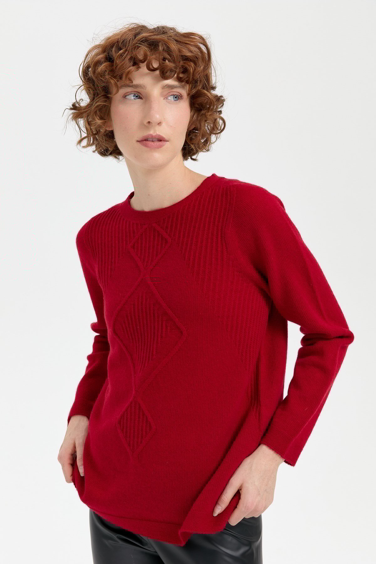 24199Kadın Sıfır Yaka Dikişsiz Önü Selanik Baklavalı Yün Kazak K.Kırmızı