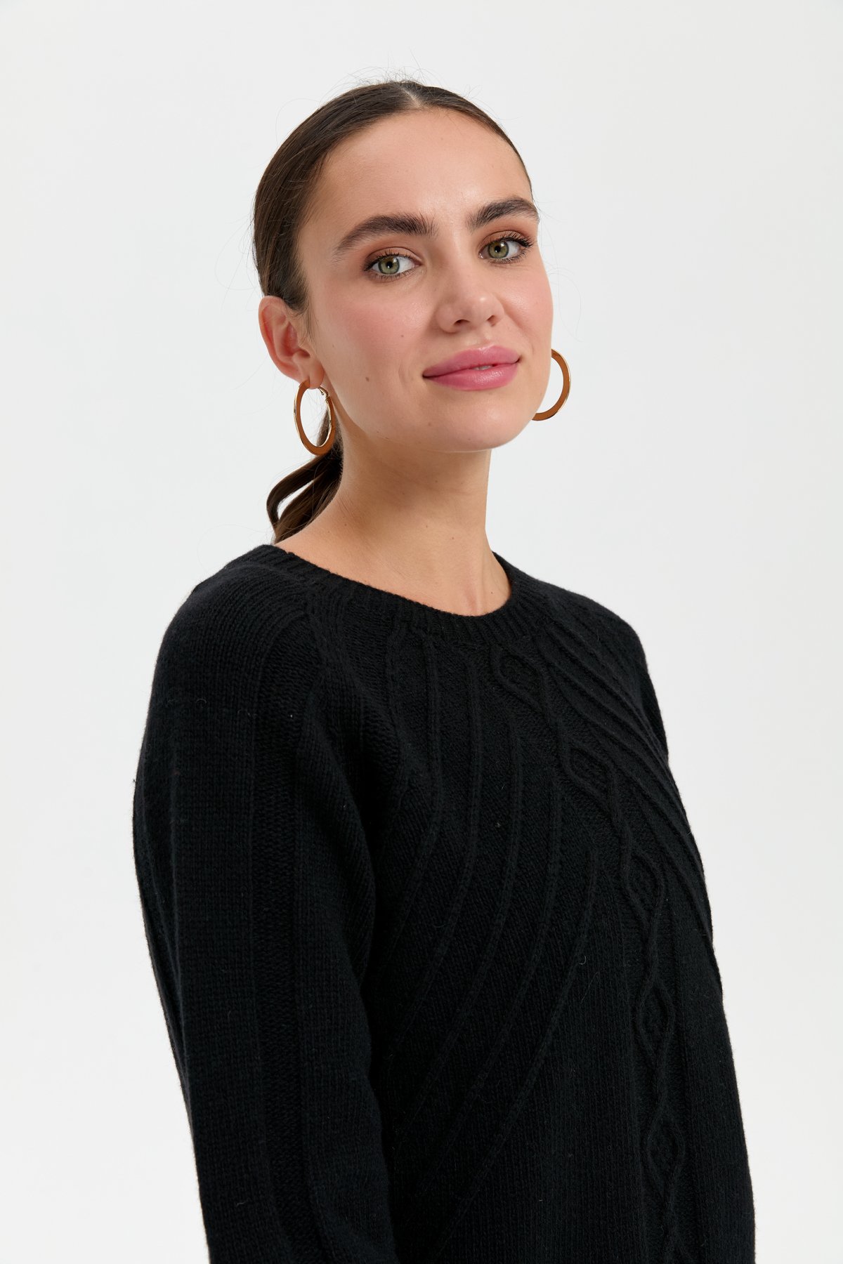 24265Kadın Sıfır Yaka Dkişsiz Önü Yürütmeli Yün Kazak Siyah