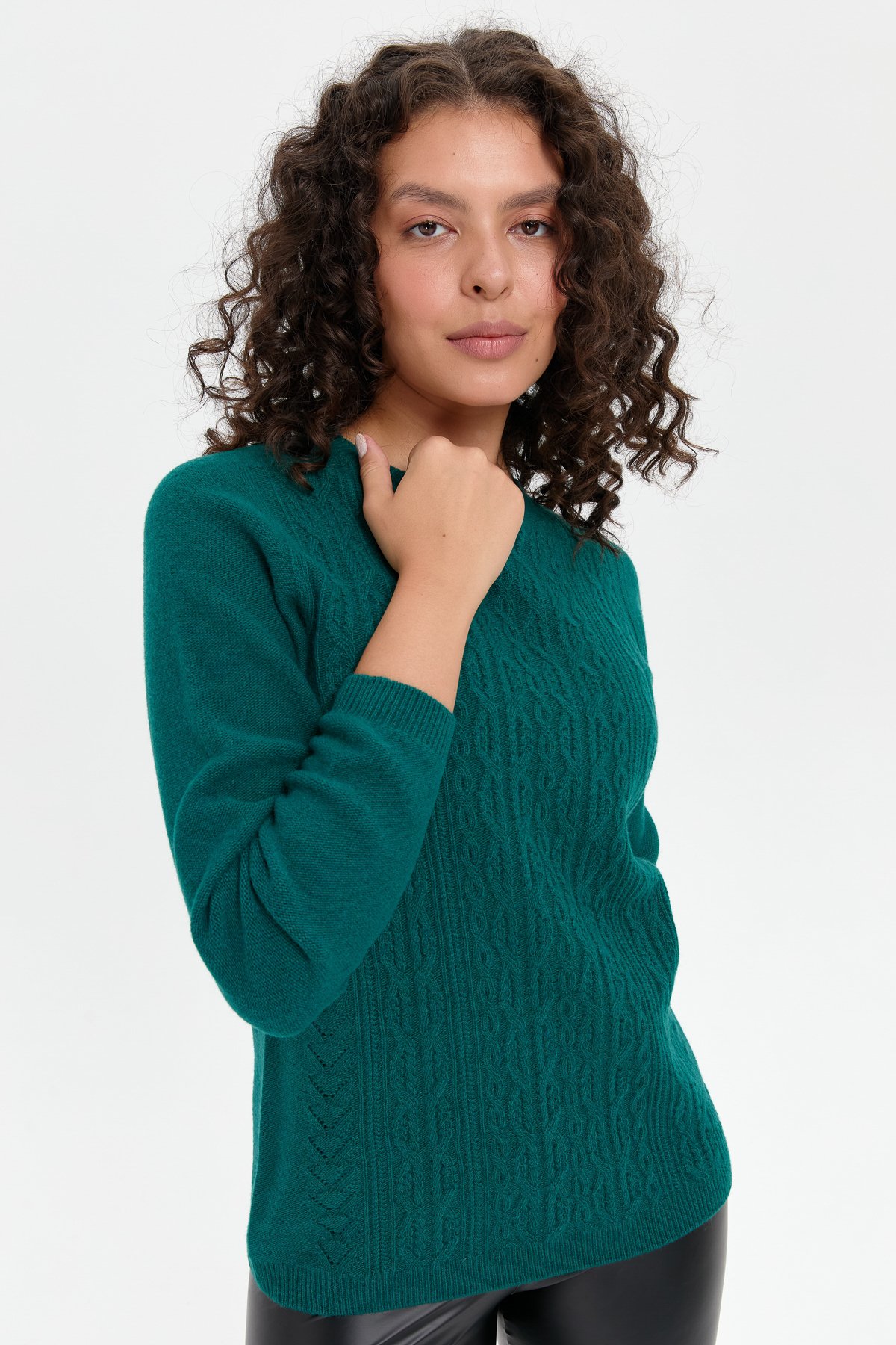 24222Kadın Sıfır Yaka Dikişsiz Önü Yürütmeli Yün Kazak K.Ö.başı