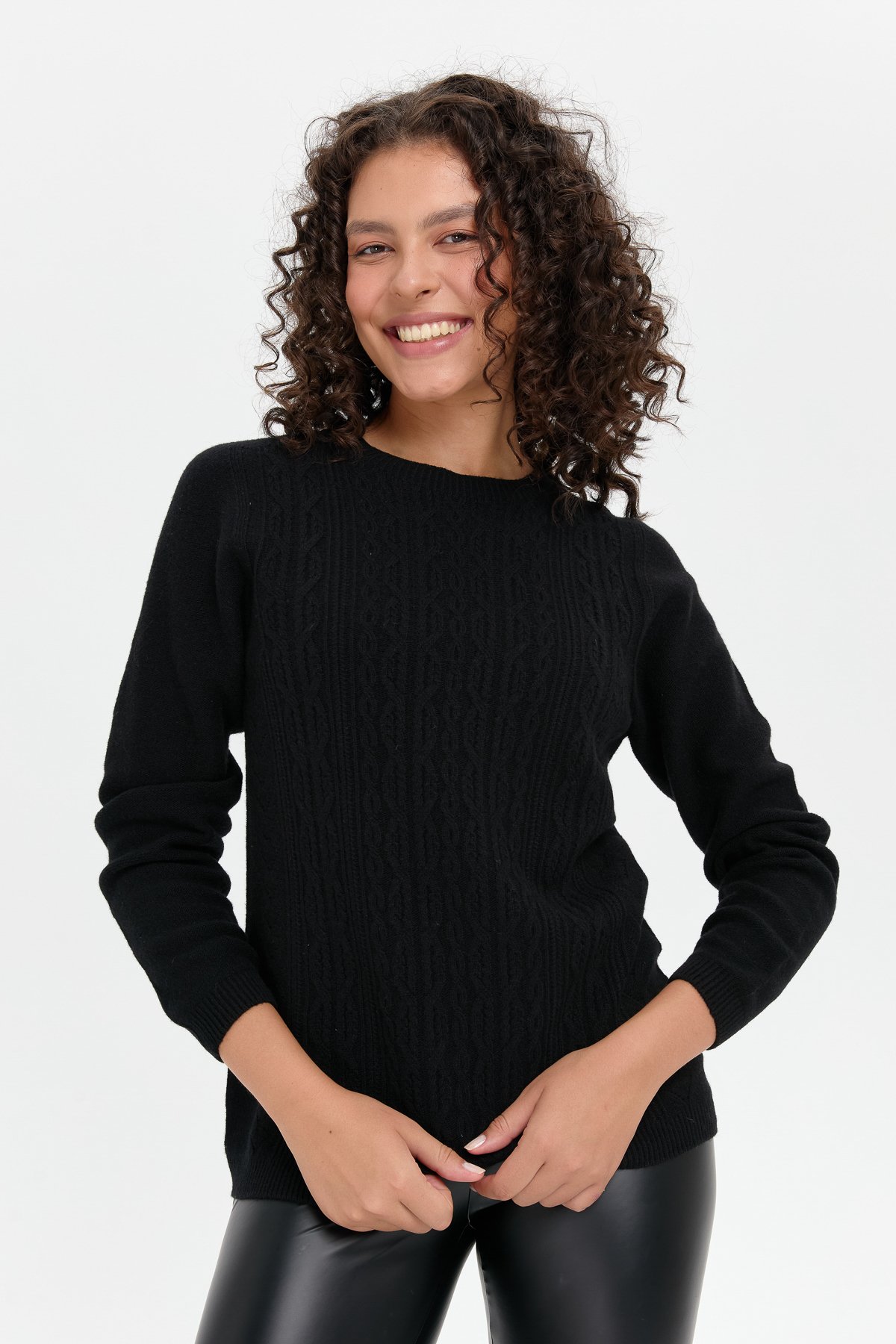 24222Kadın Sıfır Yaka Dikişsiz Önü Yürütmeli Yün Kazak Siyah