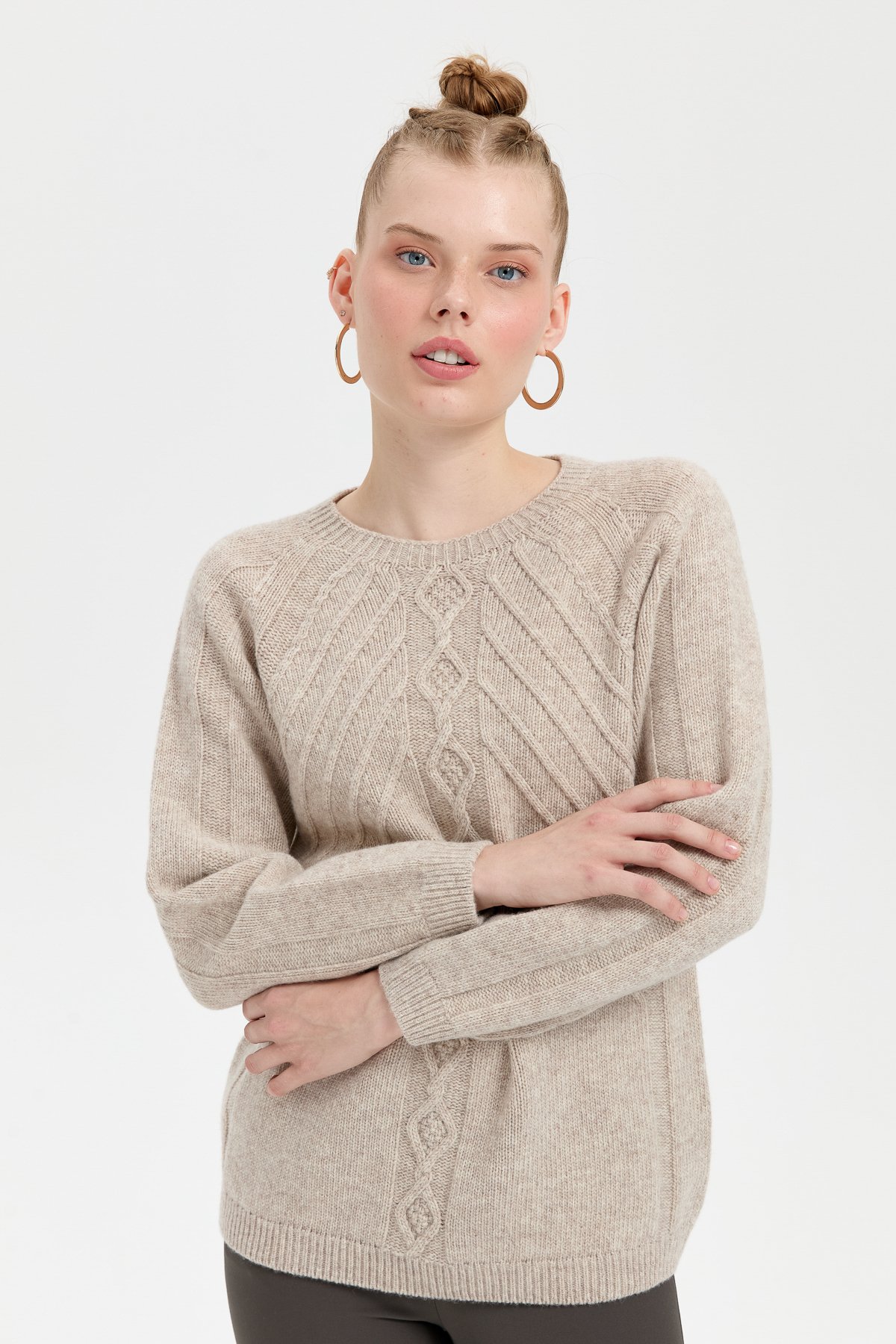 24265Kadın Sıfır Yaka Dkişsiz Önü Yürütmeli Yün Kazak V.Bej