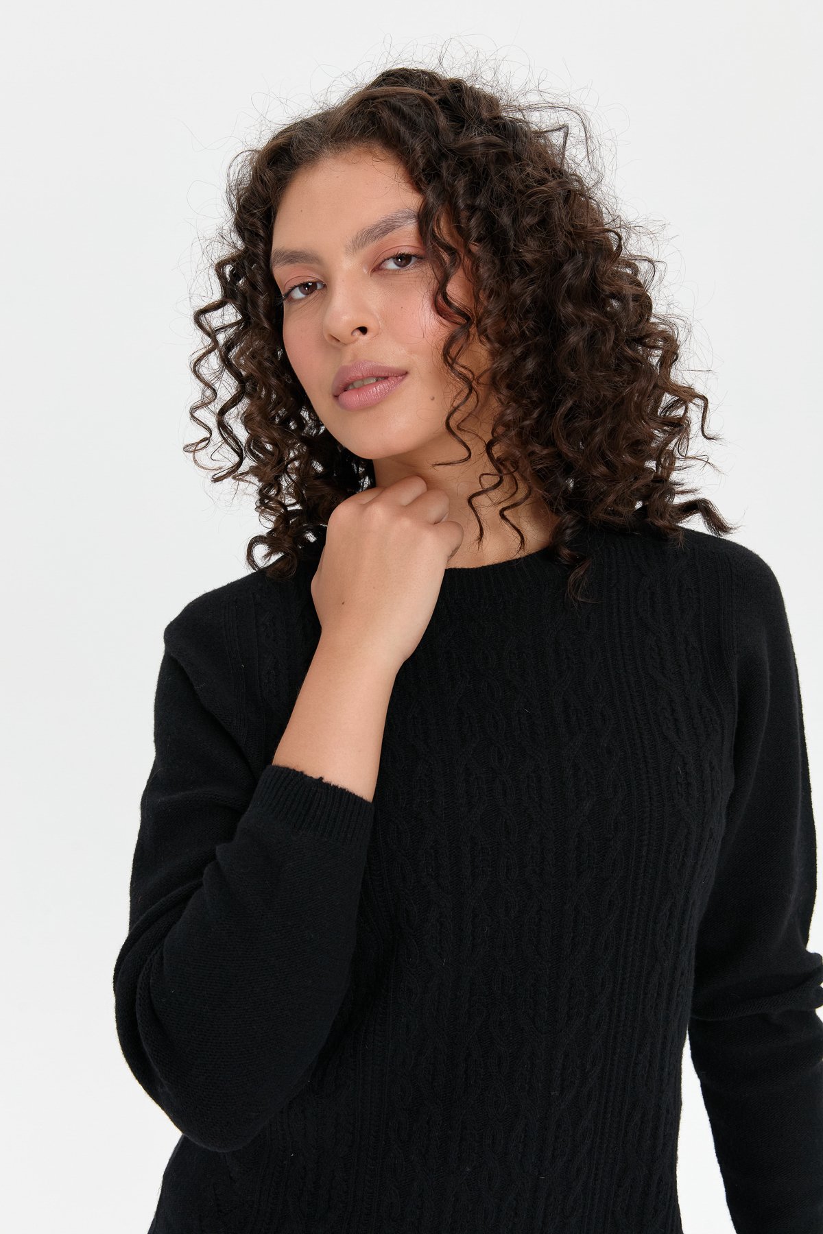 24222Kadın Sıfır Yaka Dikişsiz Önü Yürütmeli Yün Kazak Siyah