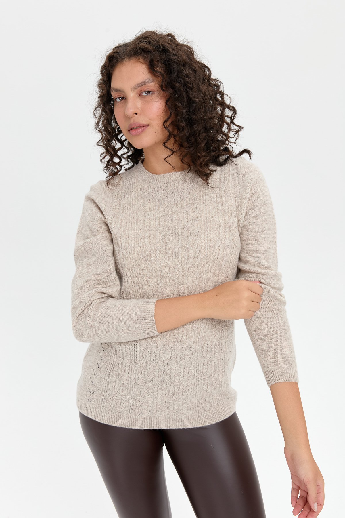 24222Kadın Sıfır Yaka Dikişsiz Önü Yürütmeli Yün Kazak V.Bej