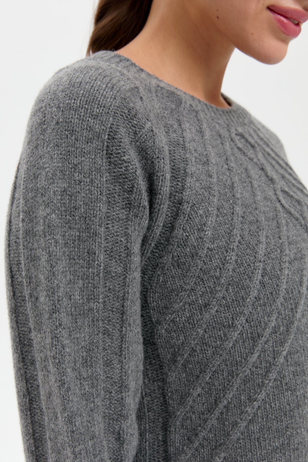 24265Kadın Sıfır Yaka Dkişsiz Önü Yürütmeli Yün Kazak Füme