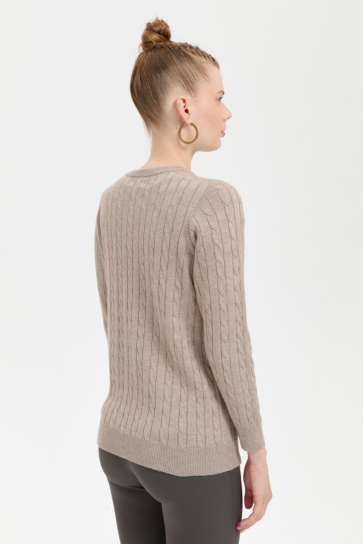 24326Kadın Sıfır Yaka Dikişsiz Saç Örgülü Hırka Vizon