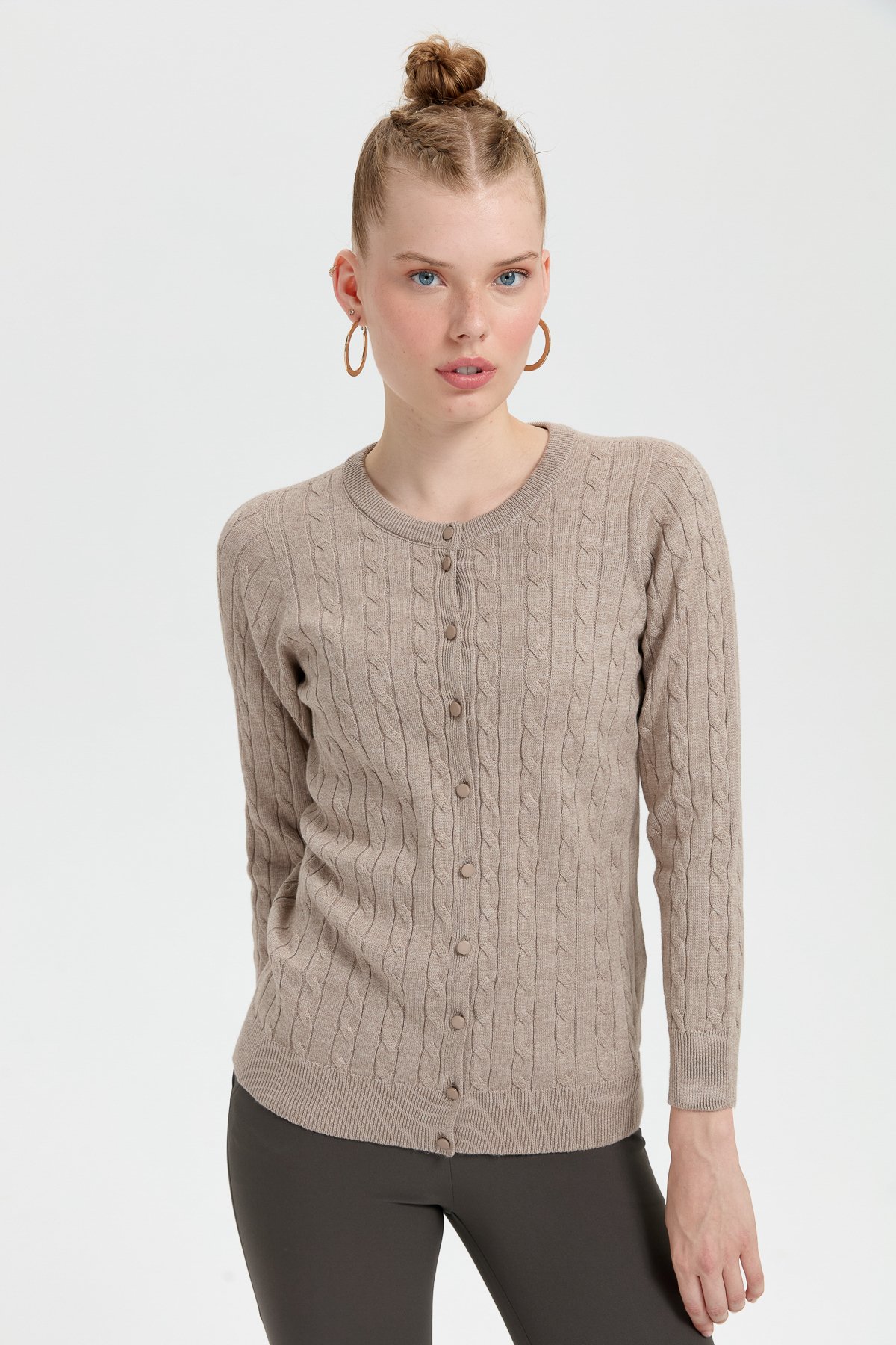 24326Kadın Sıfır Yaka Dikişsiz Saç Örgülü Hırka Vizon