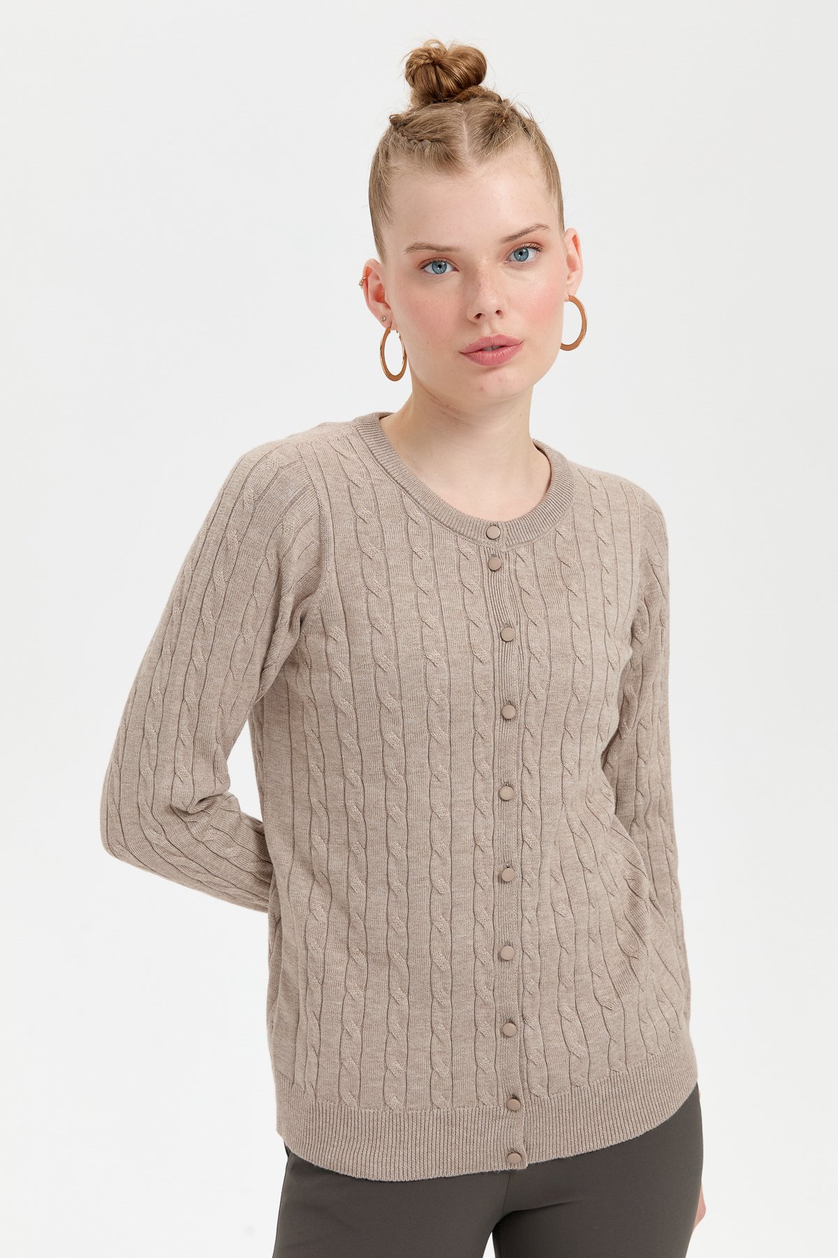 24326Kadın Sıfır Yaka Dikişsiz Saç Örgülü Hırka Vizon