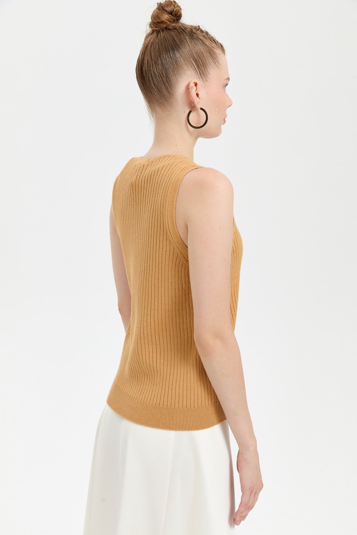 24178Kadın Sıfır Yaka Dikişsiz Süveter Camel