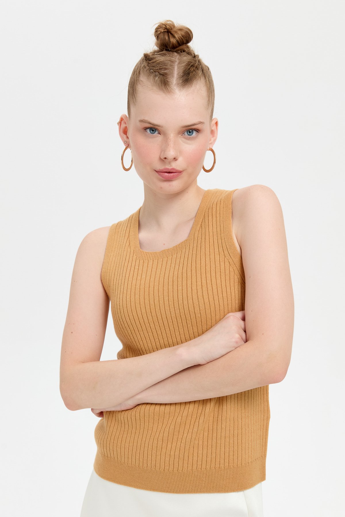 24178Kadın Sıfır Yaka Dikişsiz Süveter Camel