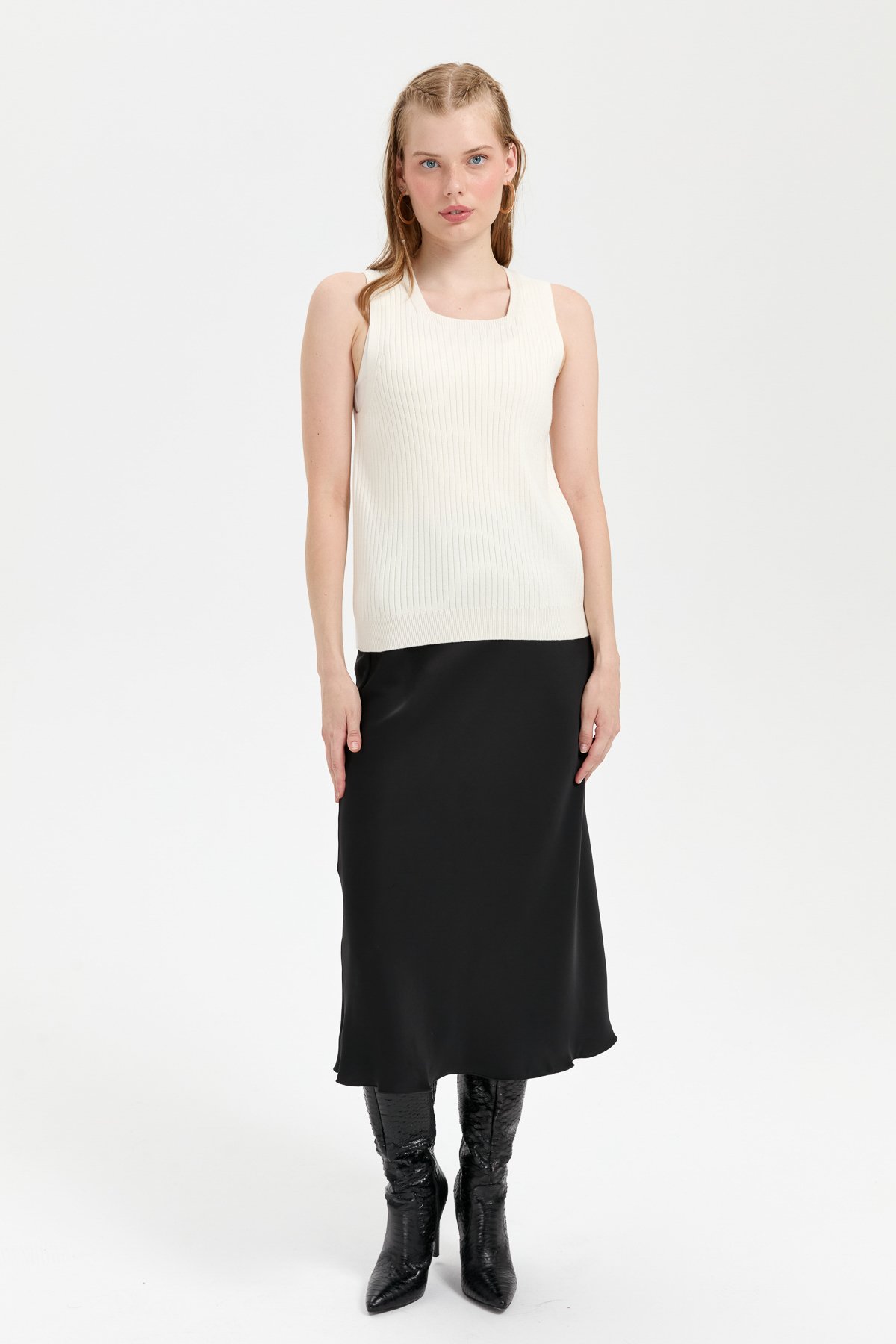 24178Kadın Sıfır Yaka Dikişsiz Süveter Kemik