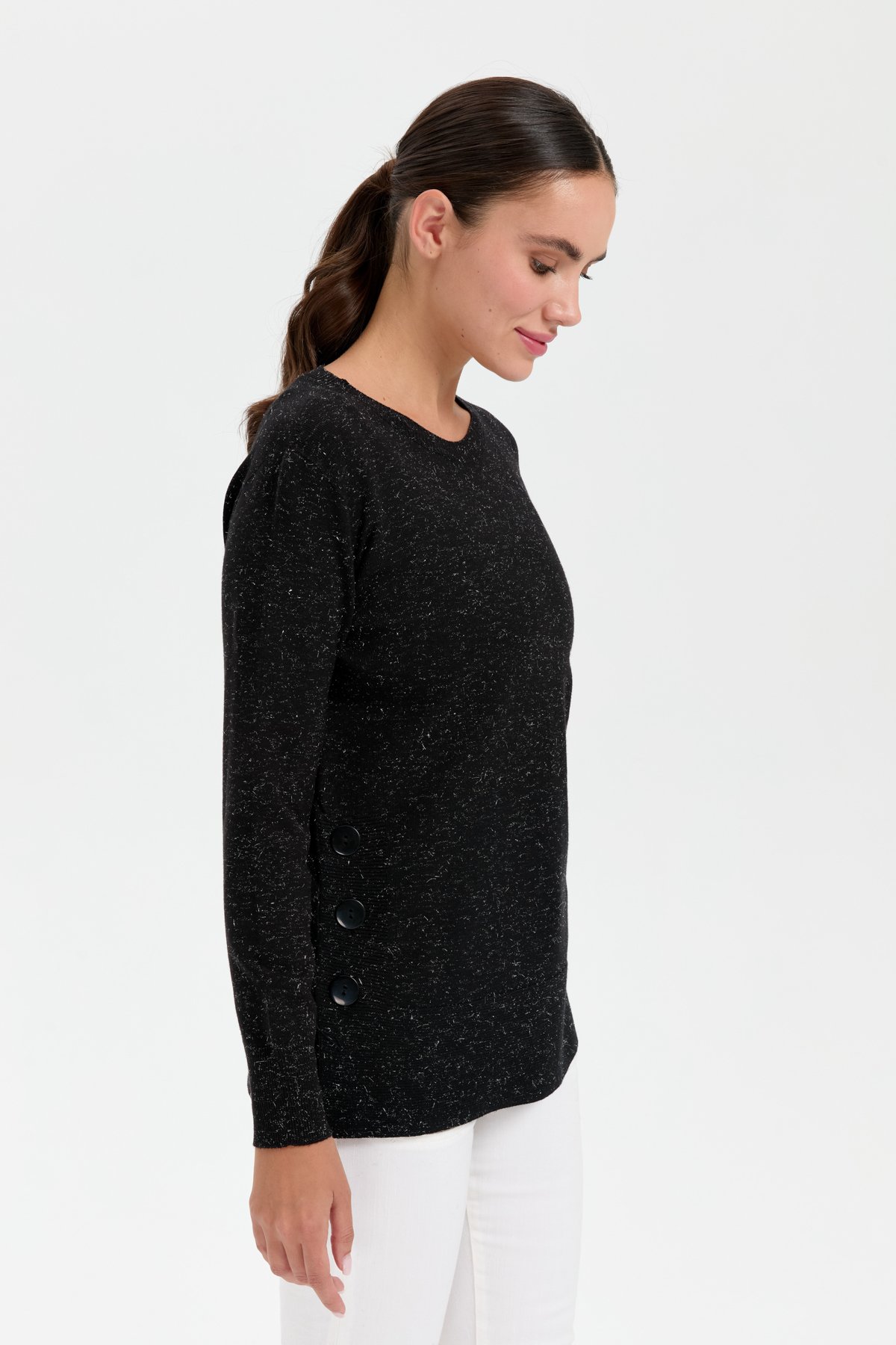 23390Kadın Sıfır Yaka Dikişsiz Yanları Düğmeli Simli Kazak Siyah