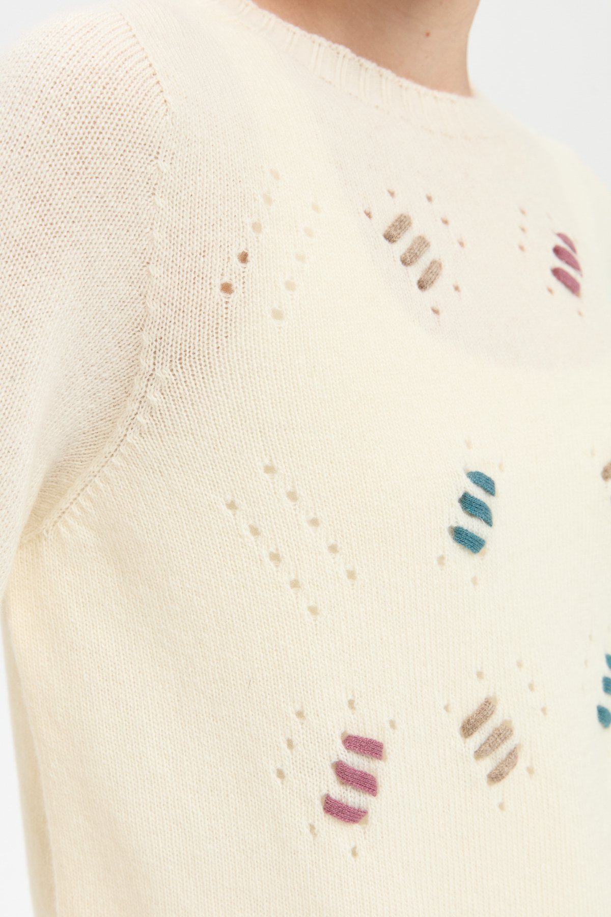 24211Kadın Sıfır Yaka Dikişsiz Yün Kazak Kemik