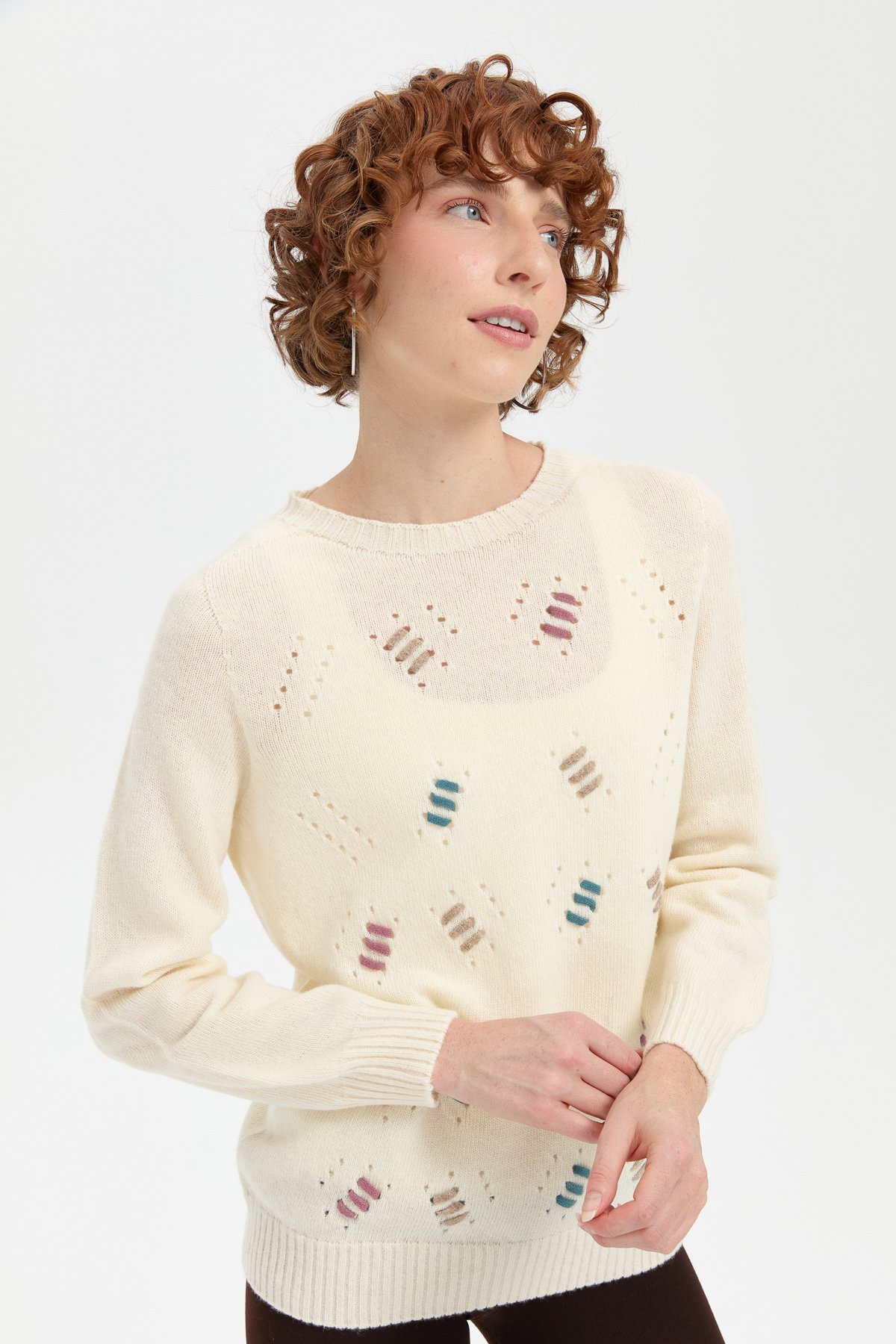 24211Kadın Sıfır Yaka Dikişsiz Yün Kazak Kemik