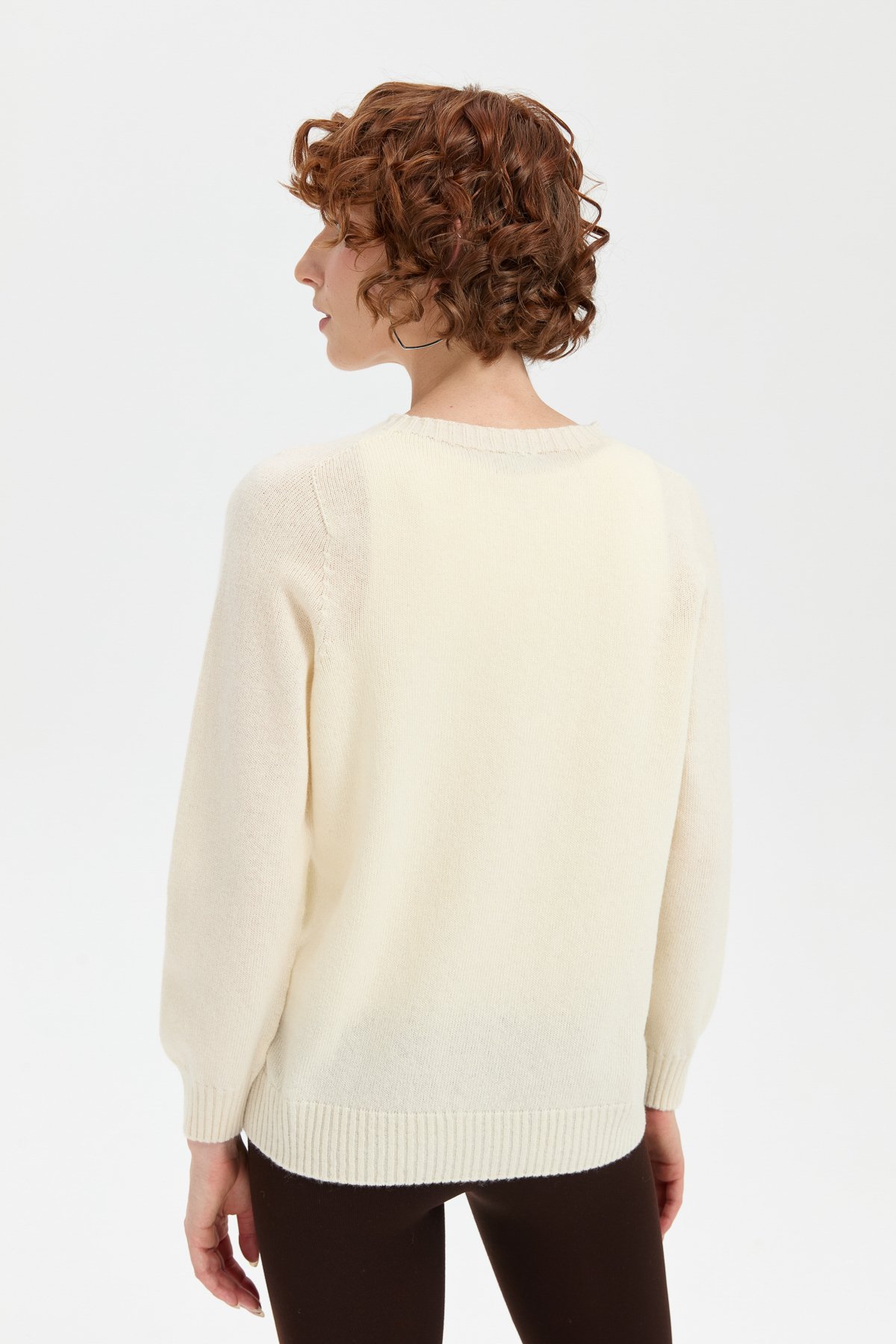 24211Kadın Sıfır Yaka Dikişsiz Yün Kazak Kemik