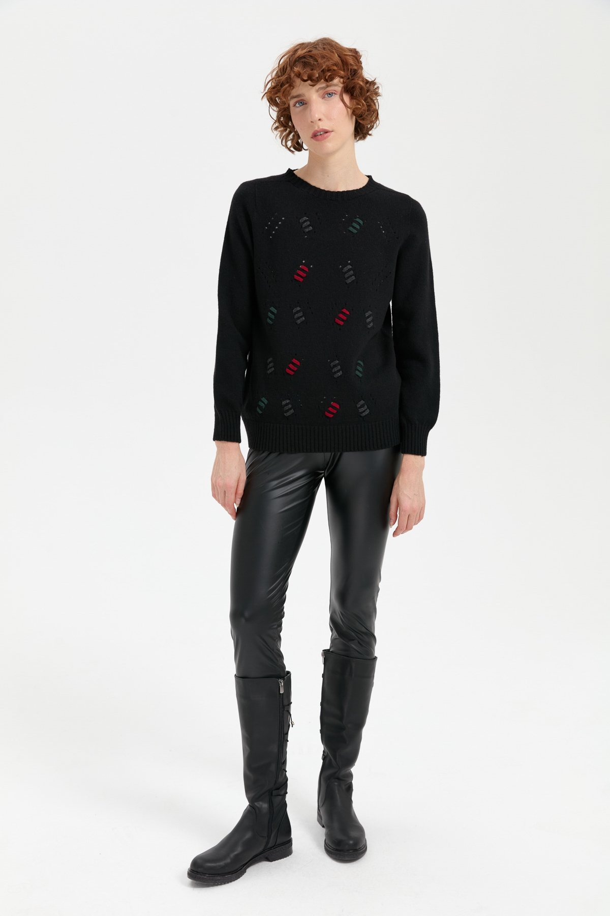 24211Kadın Sıfır Yaka Dikişsiz Yün Kazak Siyah