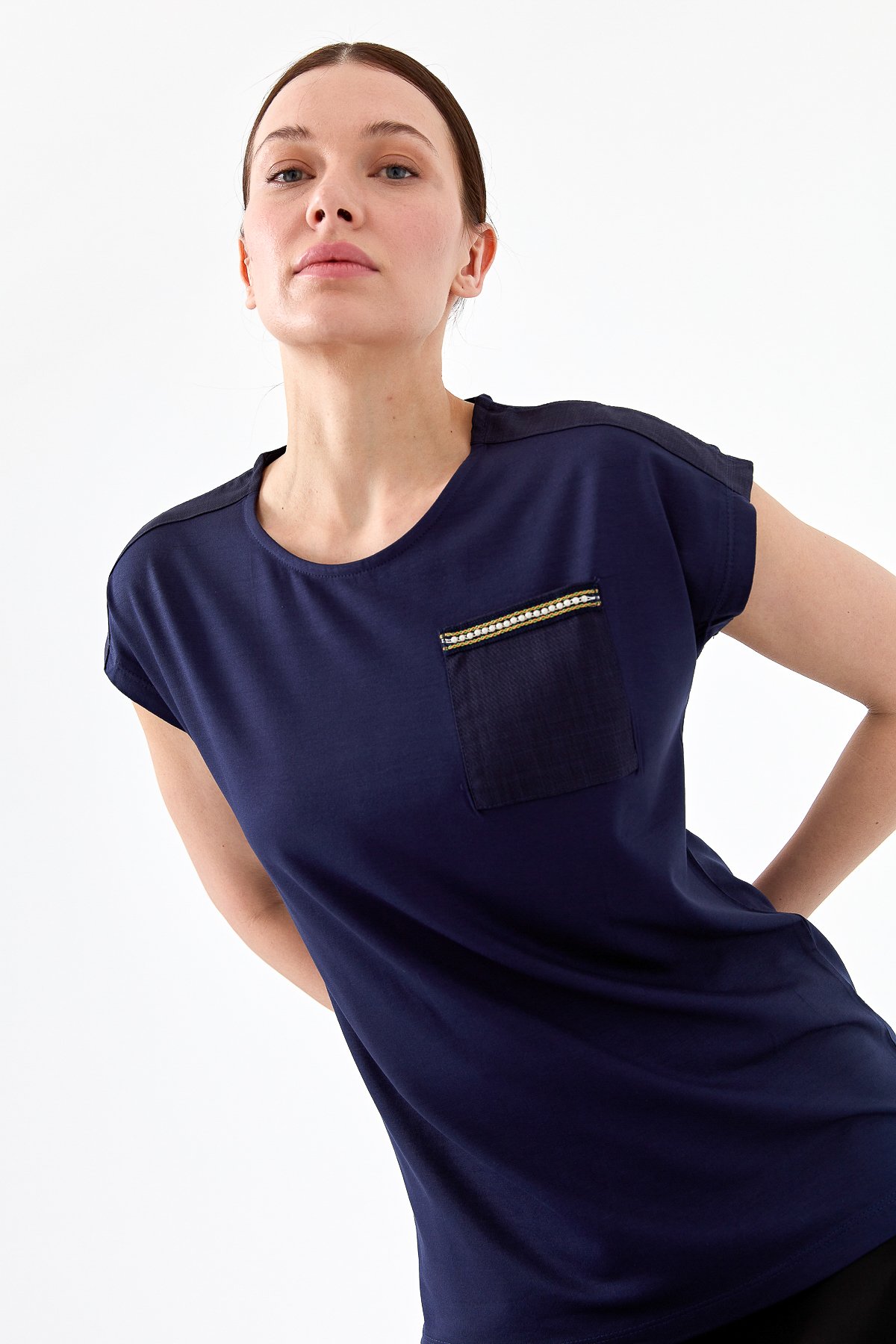 22772Kadın Sıfır Yaka Düşük Kol Simli T-shirt Lacivert