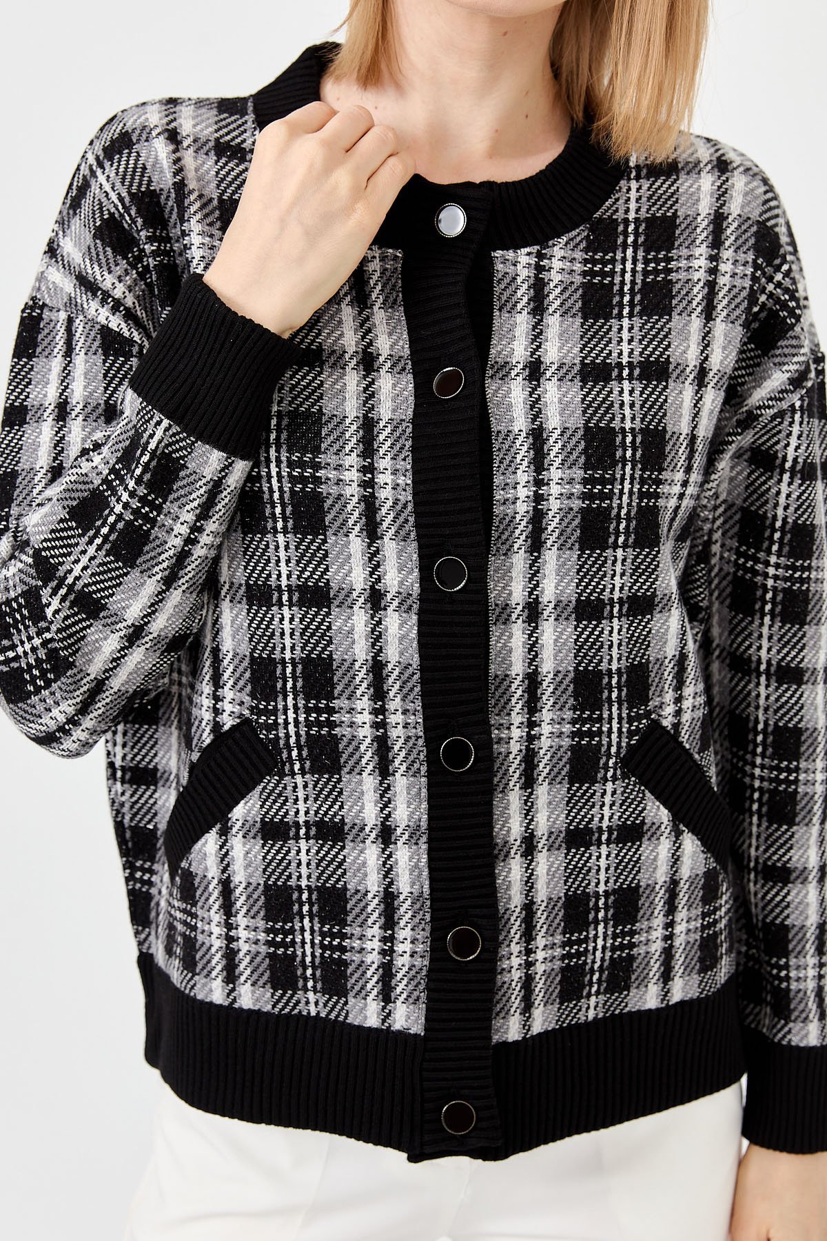 22102Kadın Sıfır Yaka Ekose Desenli Kısa Ceket Siyah