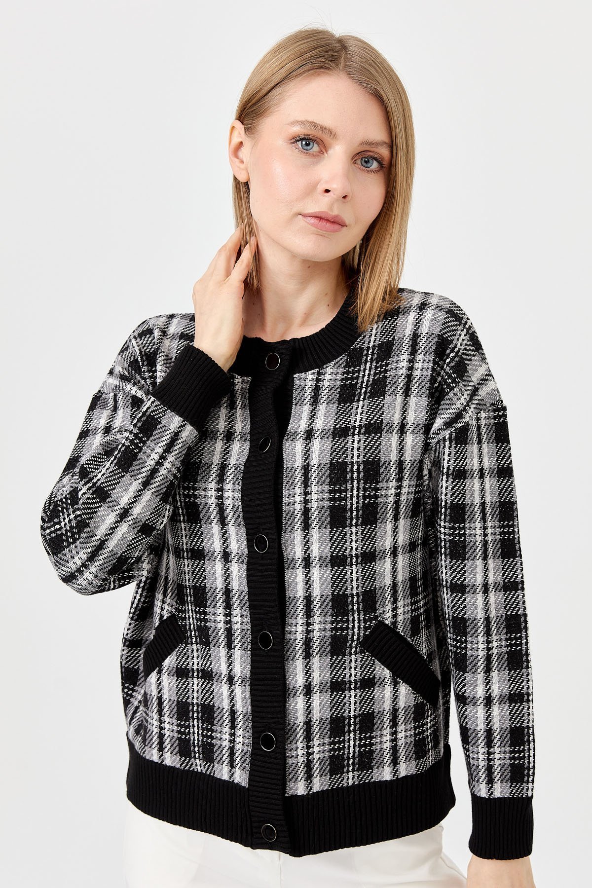 22102Kadın Sıfır Yaka Ekose Desenli Kısa Ceket Siyah