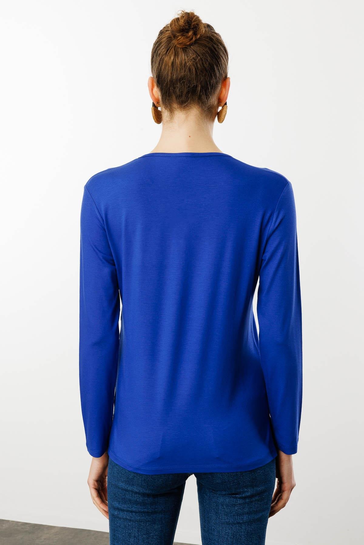 25705Kadın Sıfır Yaka El Nakışı İşlemeli Bluz S.Mavi