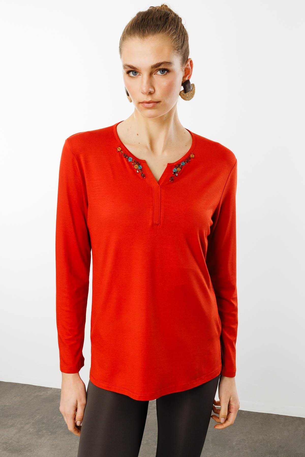25705Kadın Sıfır Yaka El Nakışı İşlemeli Bluz Oranj