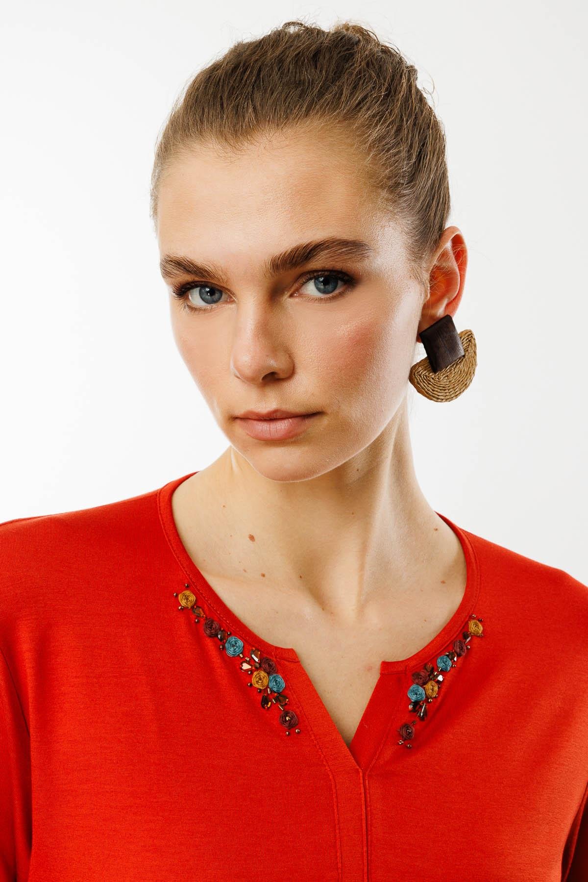 25705Kadın Sıfır Yaka El Nakışı İşlemeli Bluz Oranj