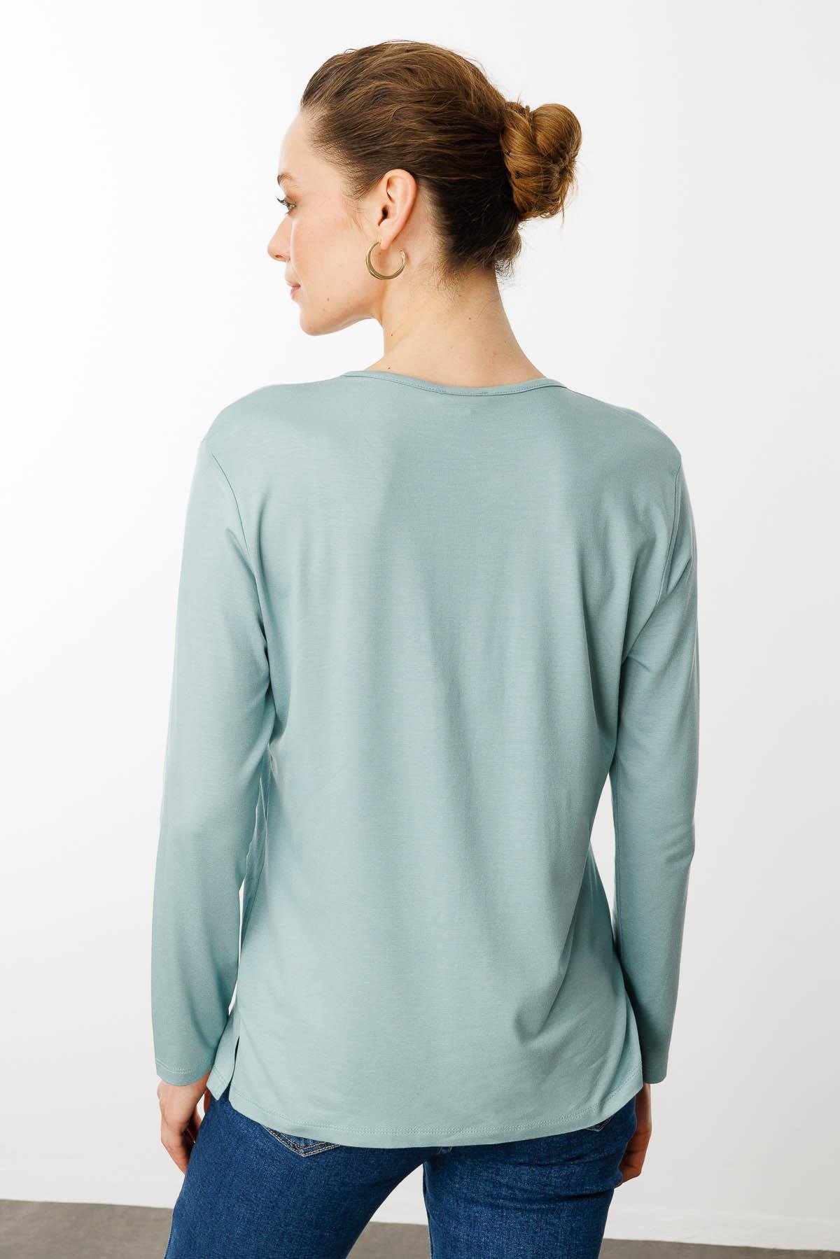 25705Kadın Sıfır Yaka El Nakışı İşlemeli Bluz Mint