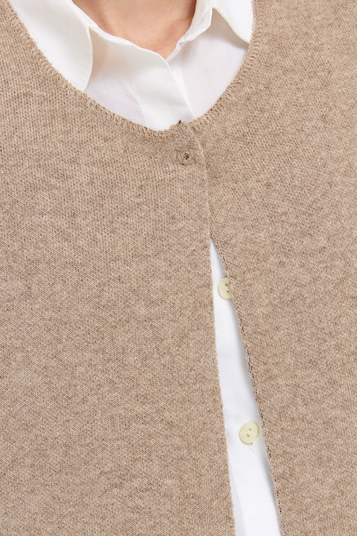 24010Kadın Sıfır Yaka Eteği İşlemeli Yün Yelek K.Bej