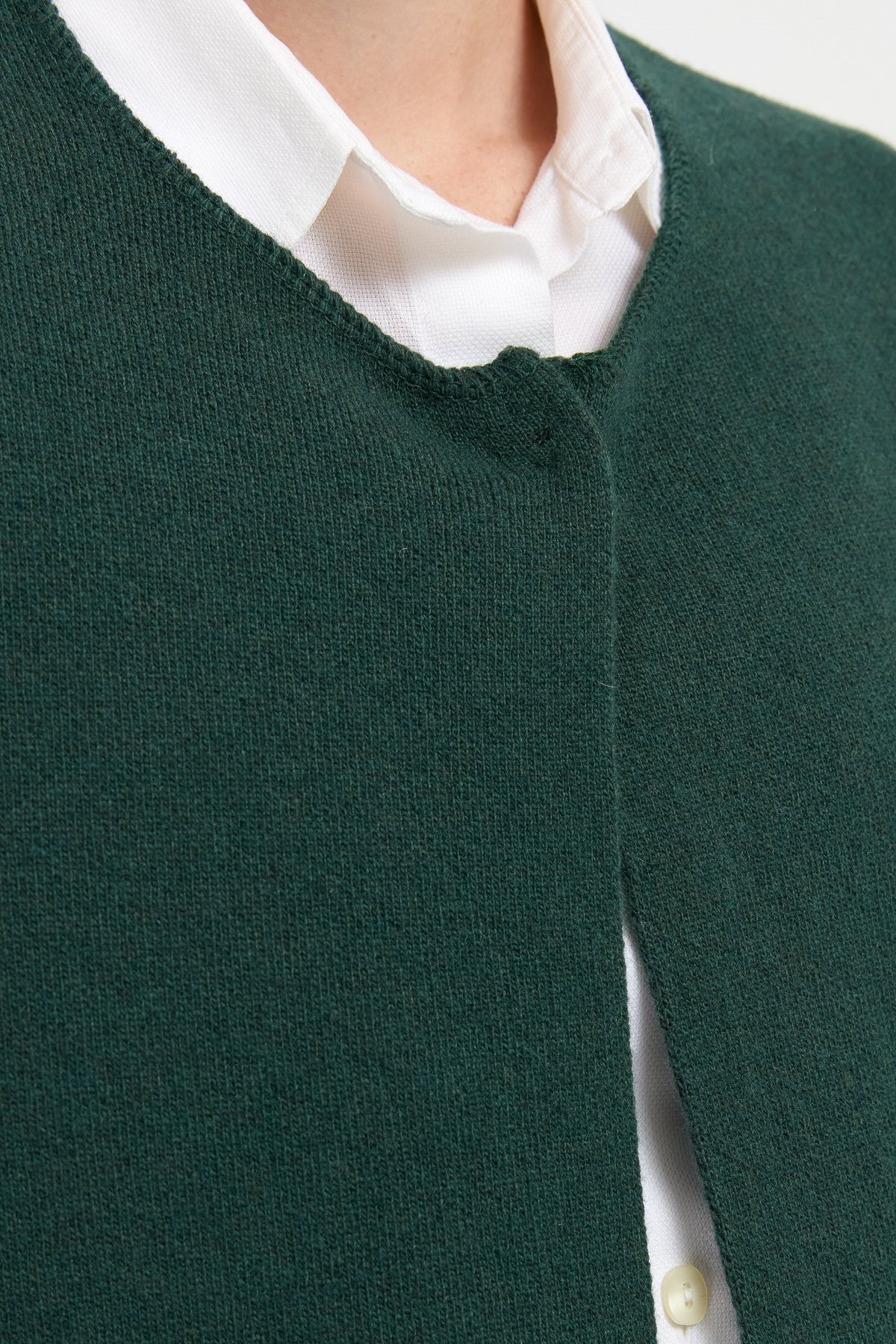 24010Kadın Sıfır Yaka Eteği İşlemeli Yün Yelek Yeşil