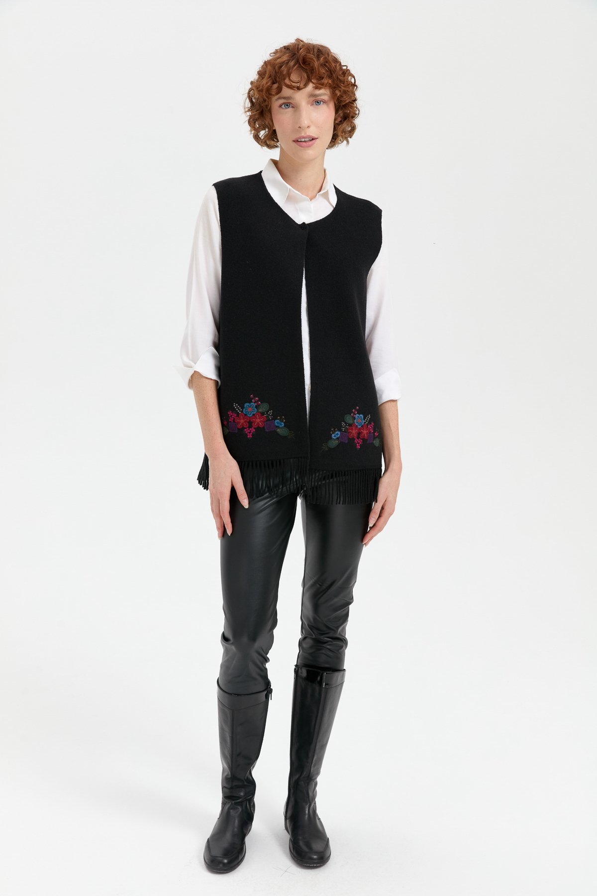 24010Kadın Sıfır Yaka Eteği İşlemeli Yün Yelek Siyah