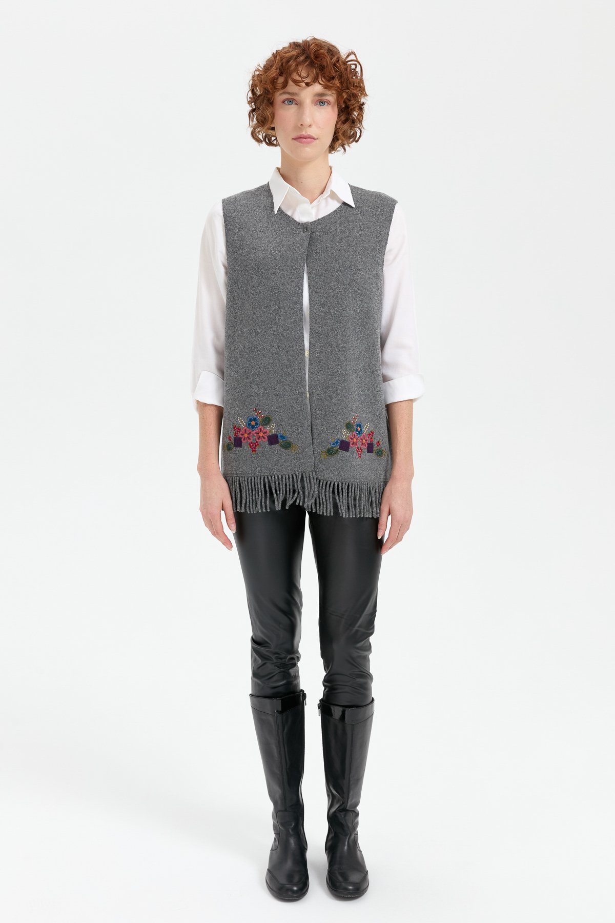 24010Kadın Sıfır Yaka Eteği İşlemeli Yün Yelek Füme