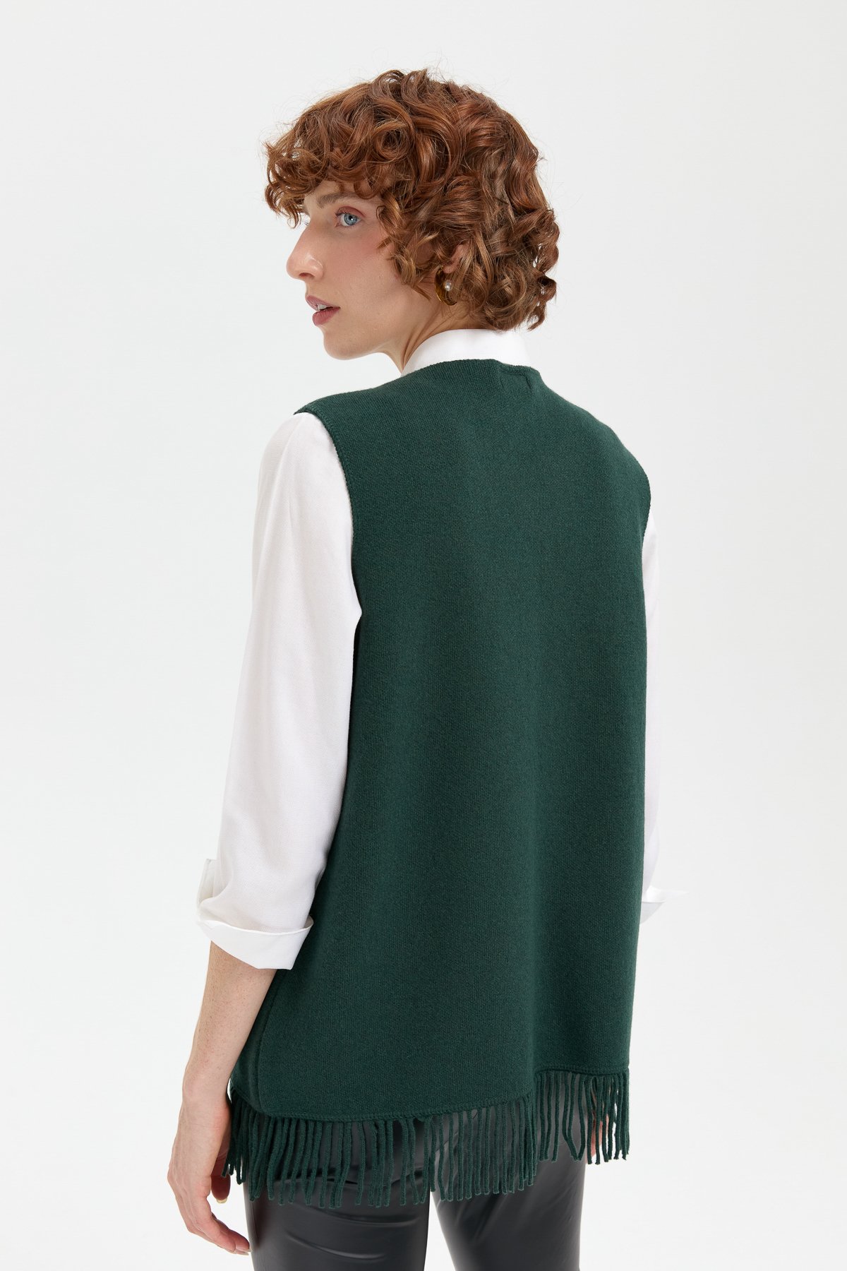 24010Kadın Sıfır Yaka Eteği İşlemeli Yün Yelek Yeşil